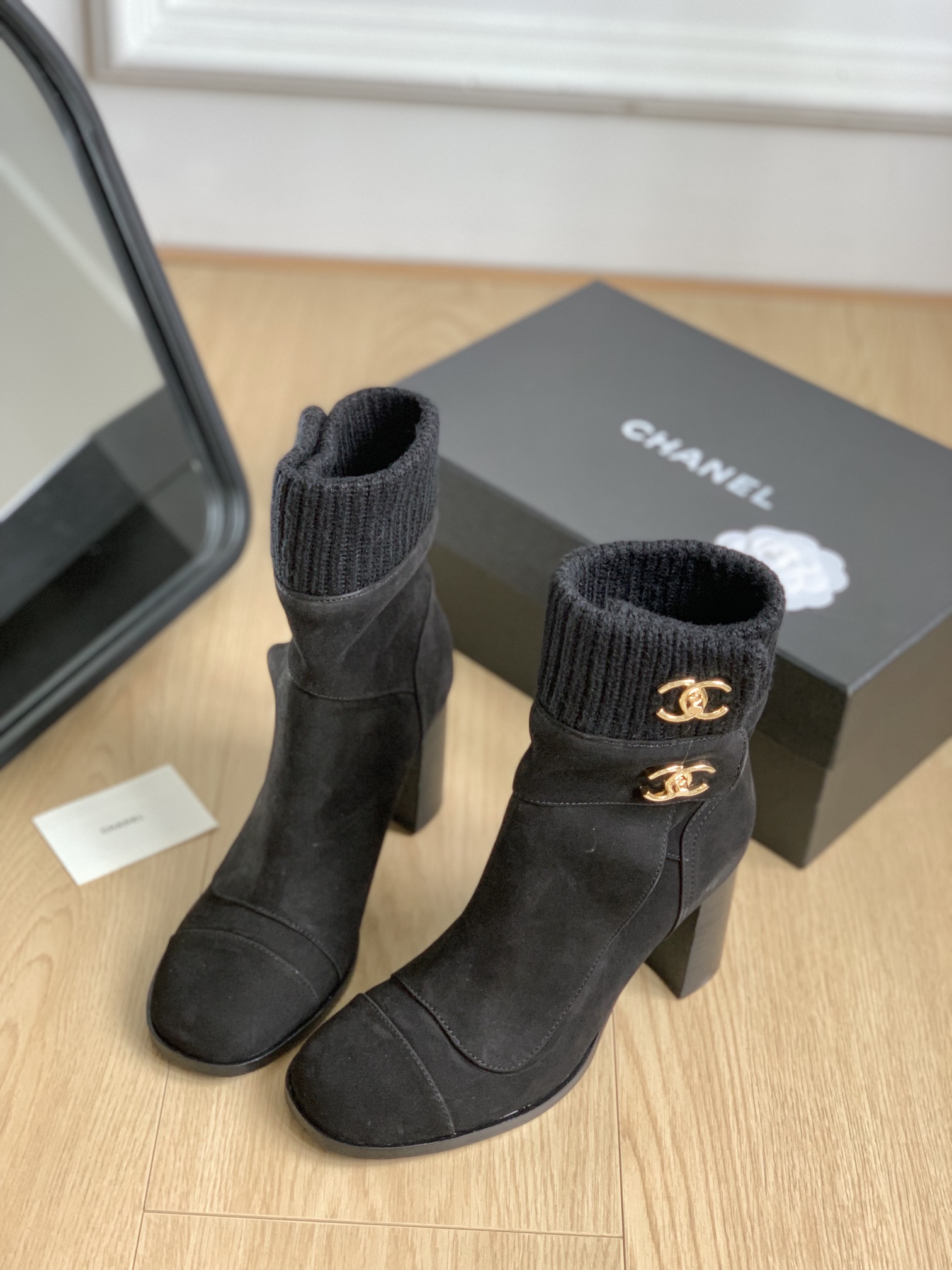 [TOP] CHANEL New Sock Boots - 4 Colors