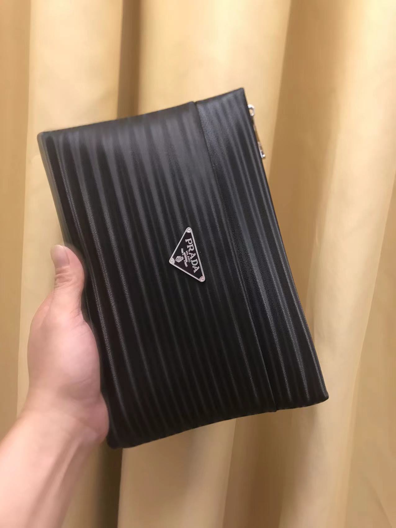 [TOP] PRADA Imported Cowhide Men's Bag - Black