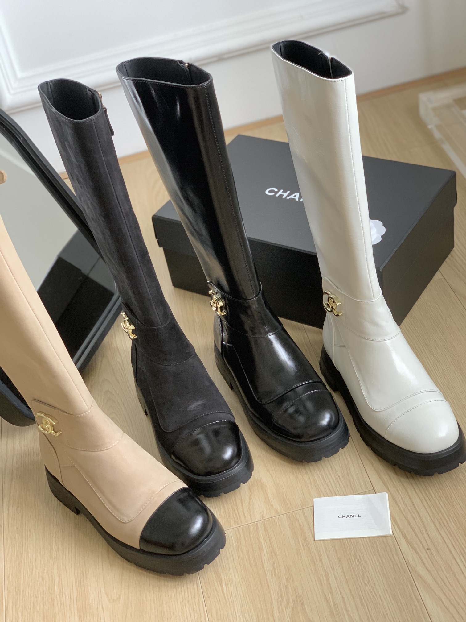 [TOP] CHANEL New Cowhide Boots - 4 Colors
