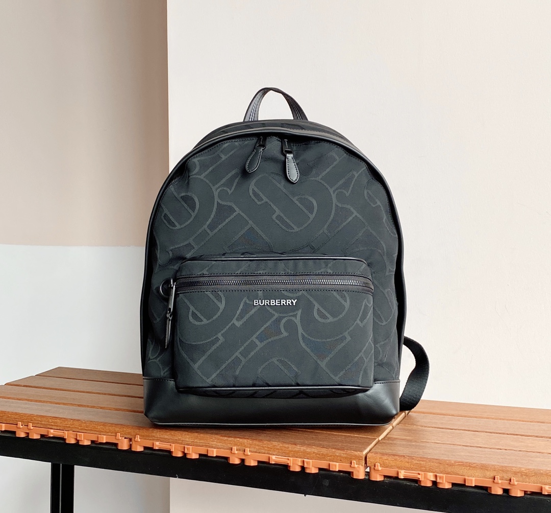 [TOP] BURBERRY Adjustable Thick Shoulder Bag - Black