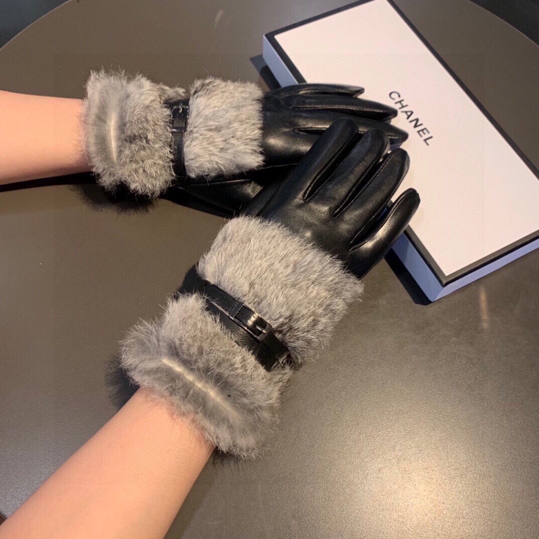 [TOP] CHANEL  Autumn and Winter Lazy Rabbit Hair Sheepskin Gloves - 2 Colors