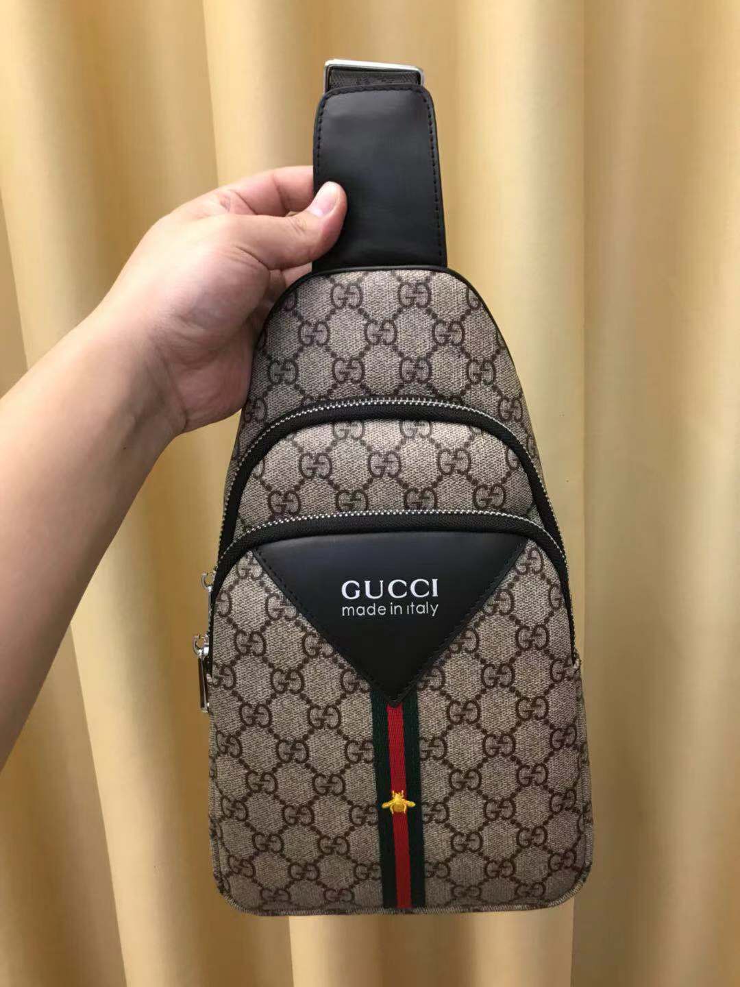 [TOP] GUCCI Chest Bag