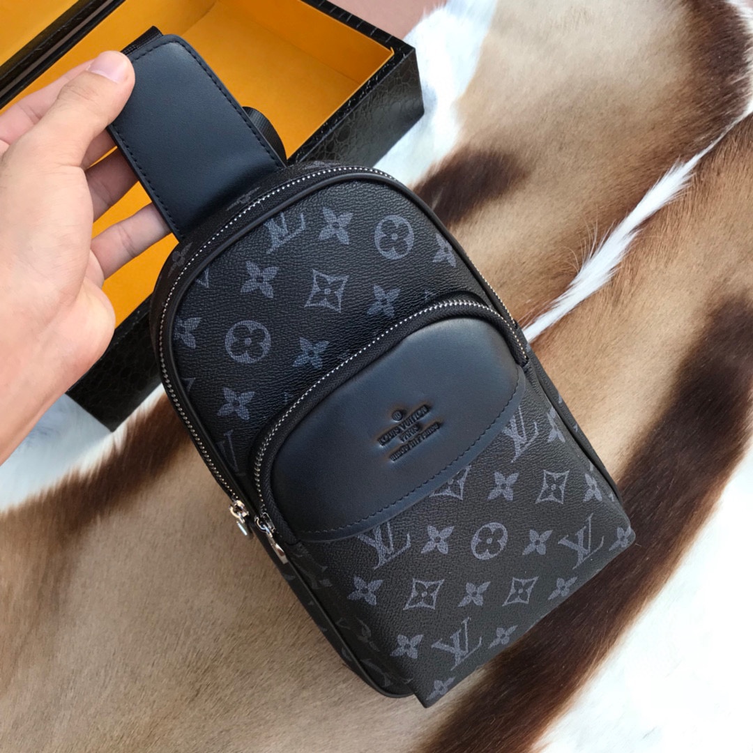 [TOP] Louis Vuitton LV New V-Chest  Bag - Black