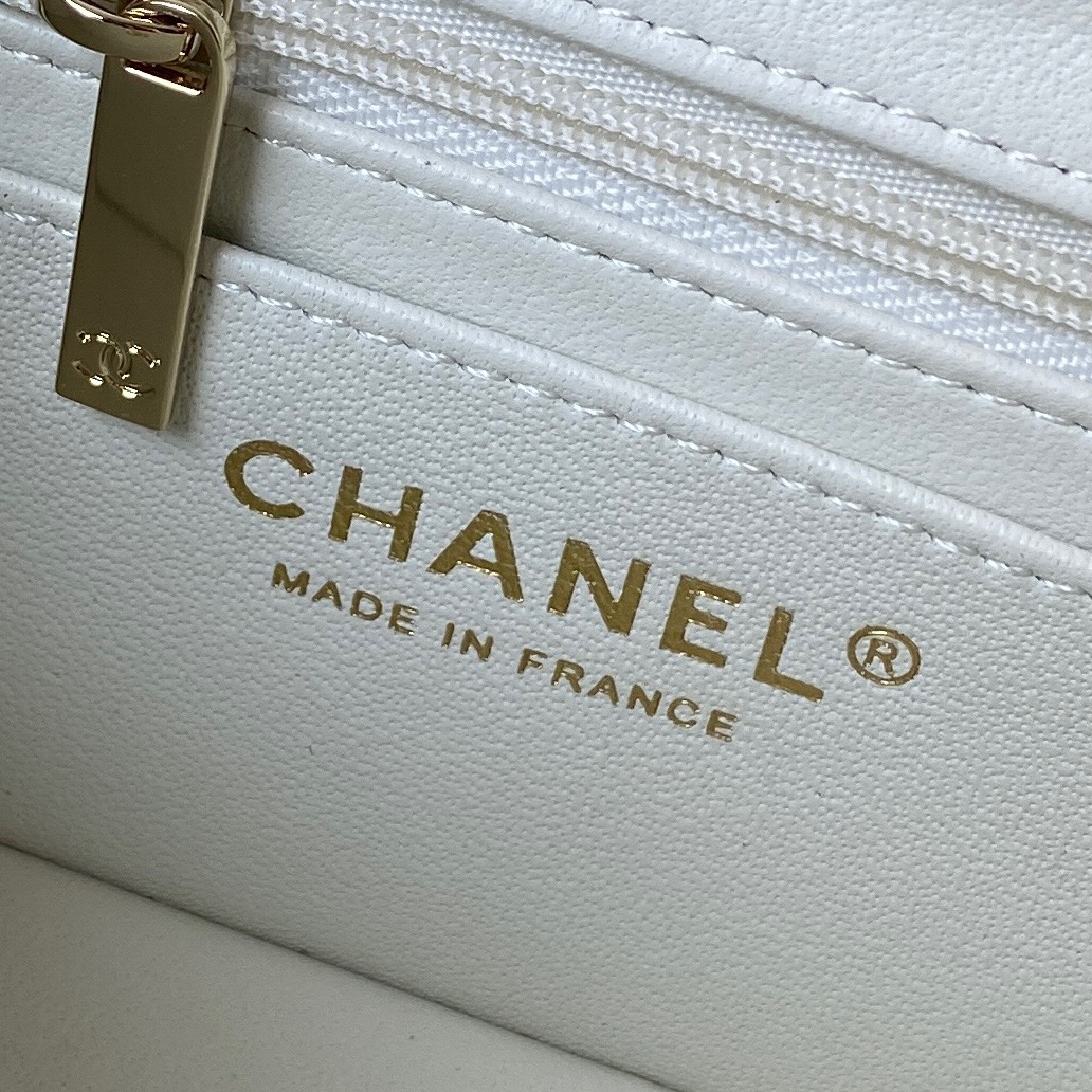 [TOP] CHANEL 23K Autumn/Winter New Product Handle Box Bag 10.5×22×9cm - White