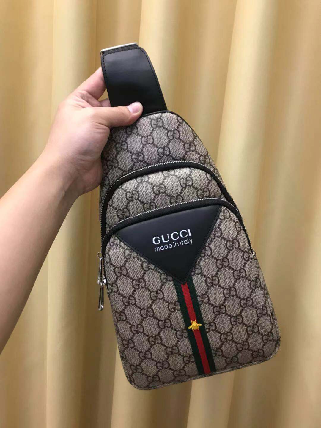 [TOP] GUCCI Chest Bag