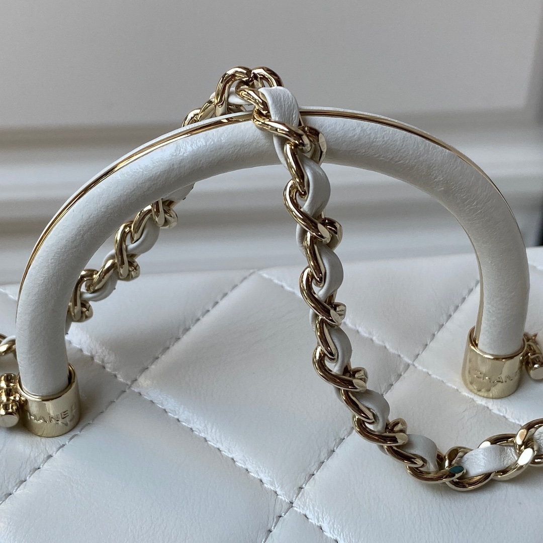 [TOP] CHANEL 23K Autumn/Winter New Product Handle Box Bag 10.5×22×9cm - White