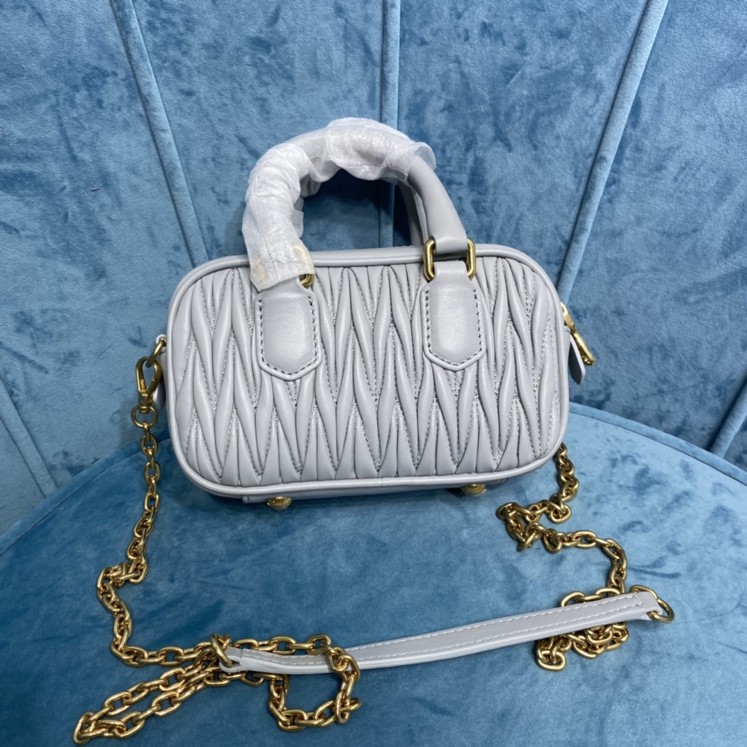 [TOP] Miu Miu Lambskin Too Pretty Bowling Handbag 17 x 10.5 x 5 cm - 5 Color