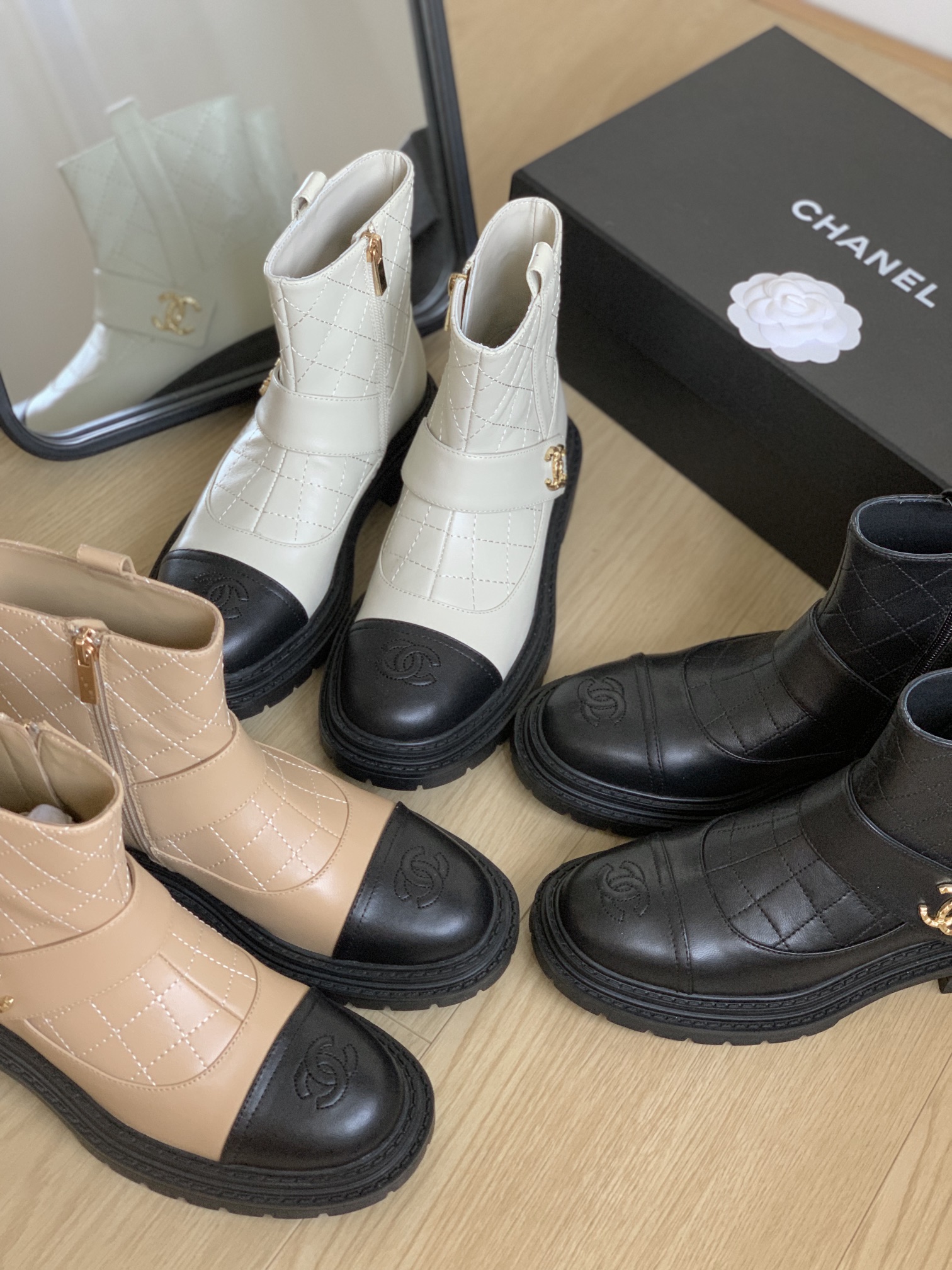 [TOP] CHANEL Classic Thick Heel Boots - 3 Colors