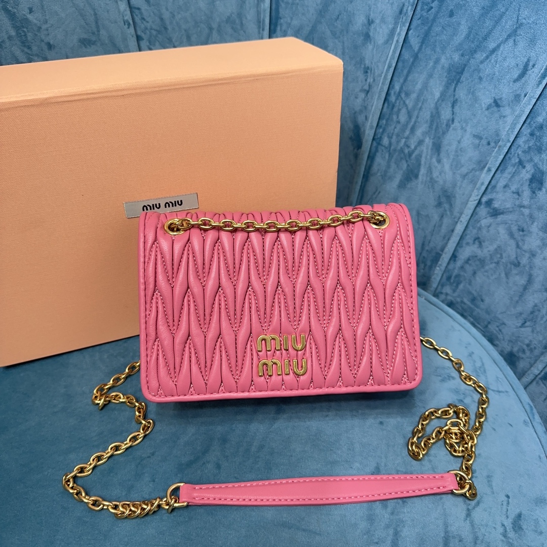 [TOP] Miu Miu Lambskin Sliding Metal Shoulder Strap Bag 19 x 13 x 5 cm - 4 Color