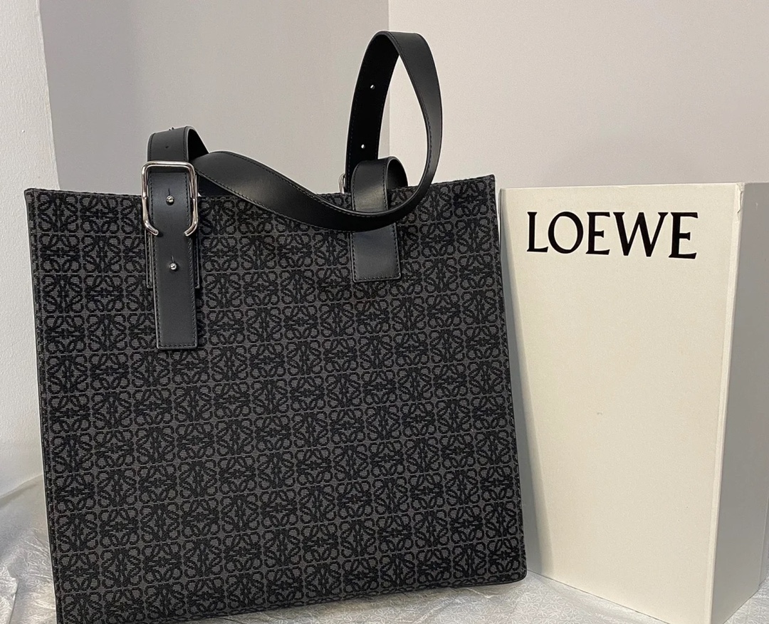 [TOP] LOEWE Buckle Tote 40×9×33CM - Black