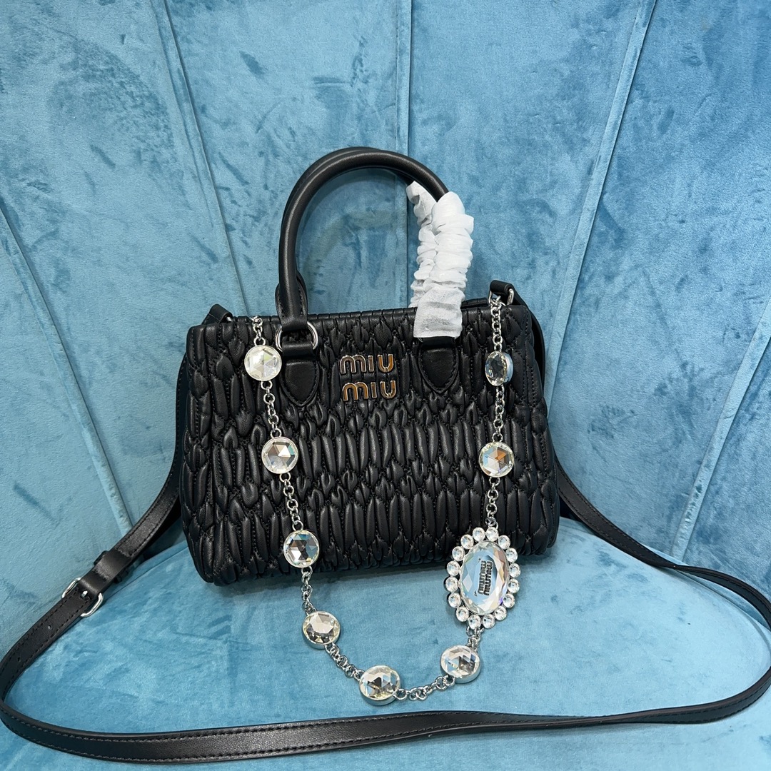 [TOP] Miu Miu Lambskin Crystal Diamond Chain Bag 20 x 16 x 11 cm - 4 Color