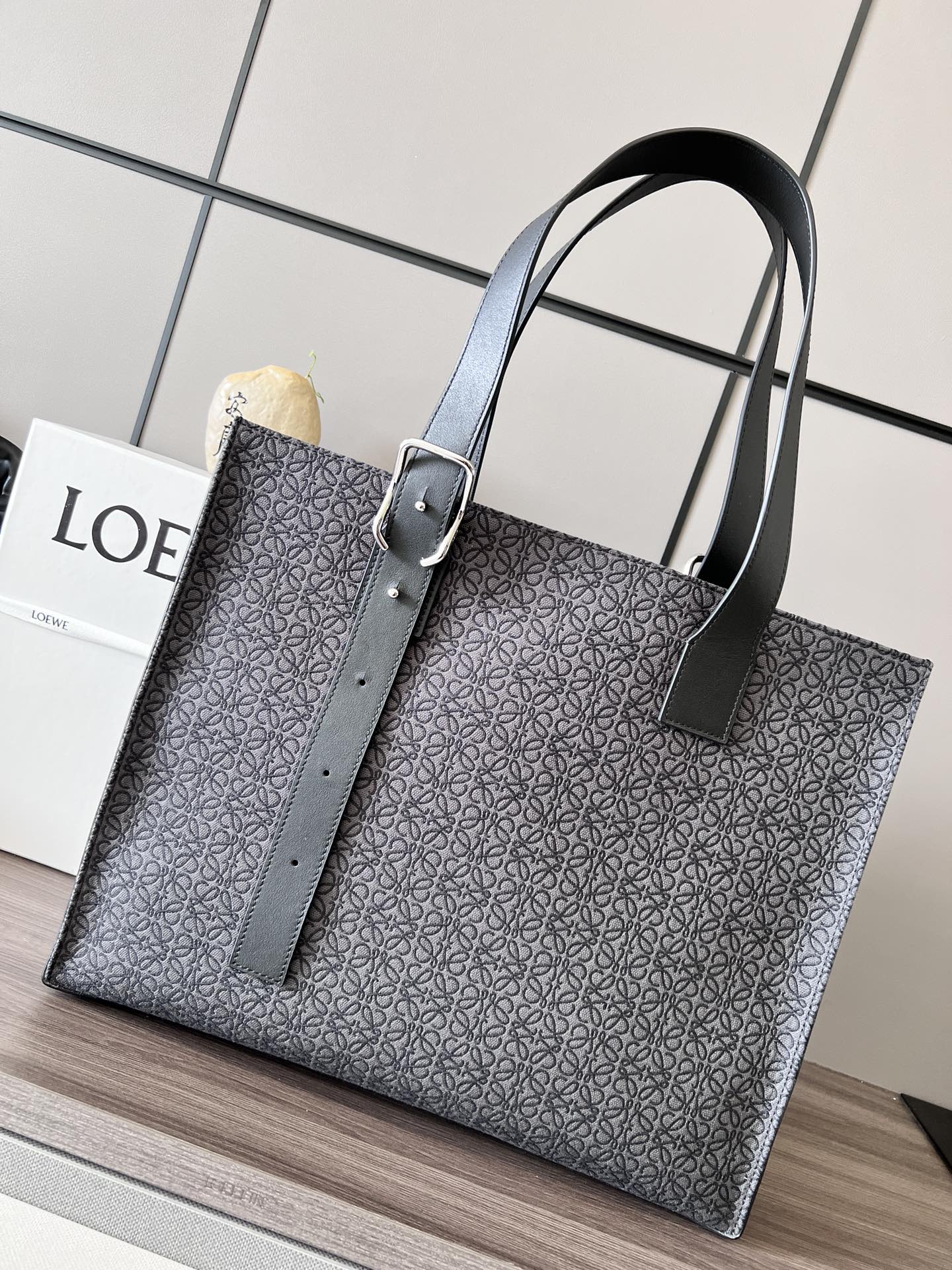 [TOP] LOEWE Buckle Tote 40×9×33CM - Black