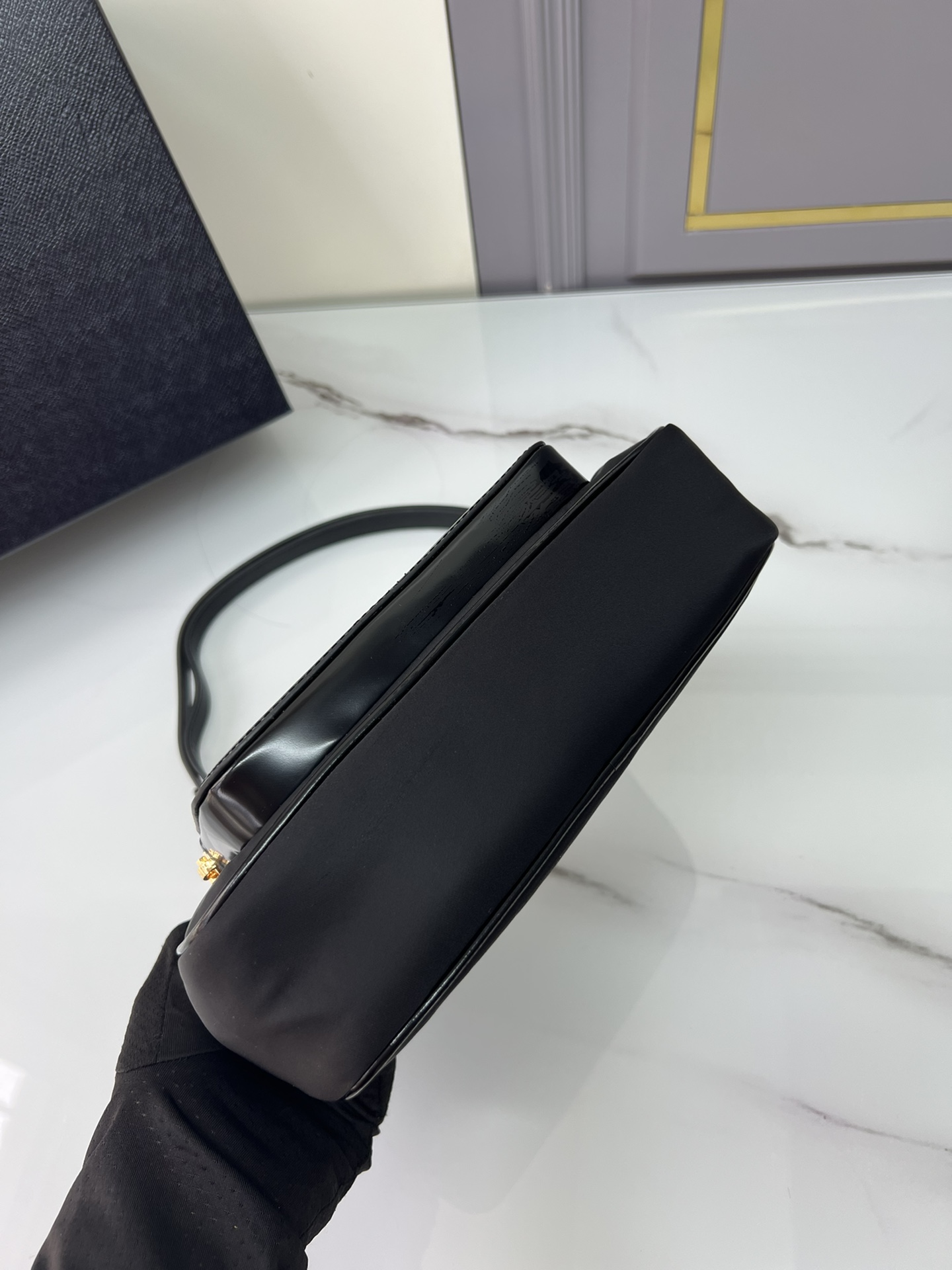 [TOP] PRADA Re-Edition 2000 Bags Nylon Fabric - Mini 22x19.5x6cm - Black & GHW