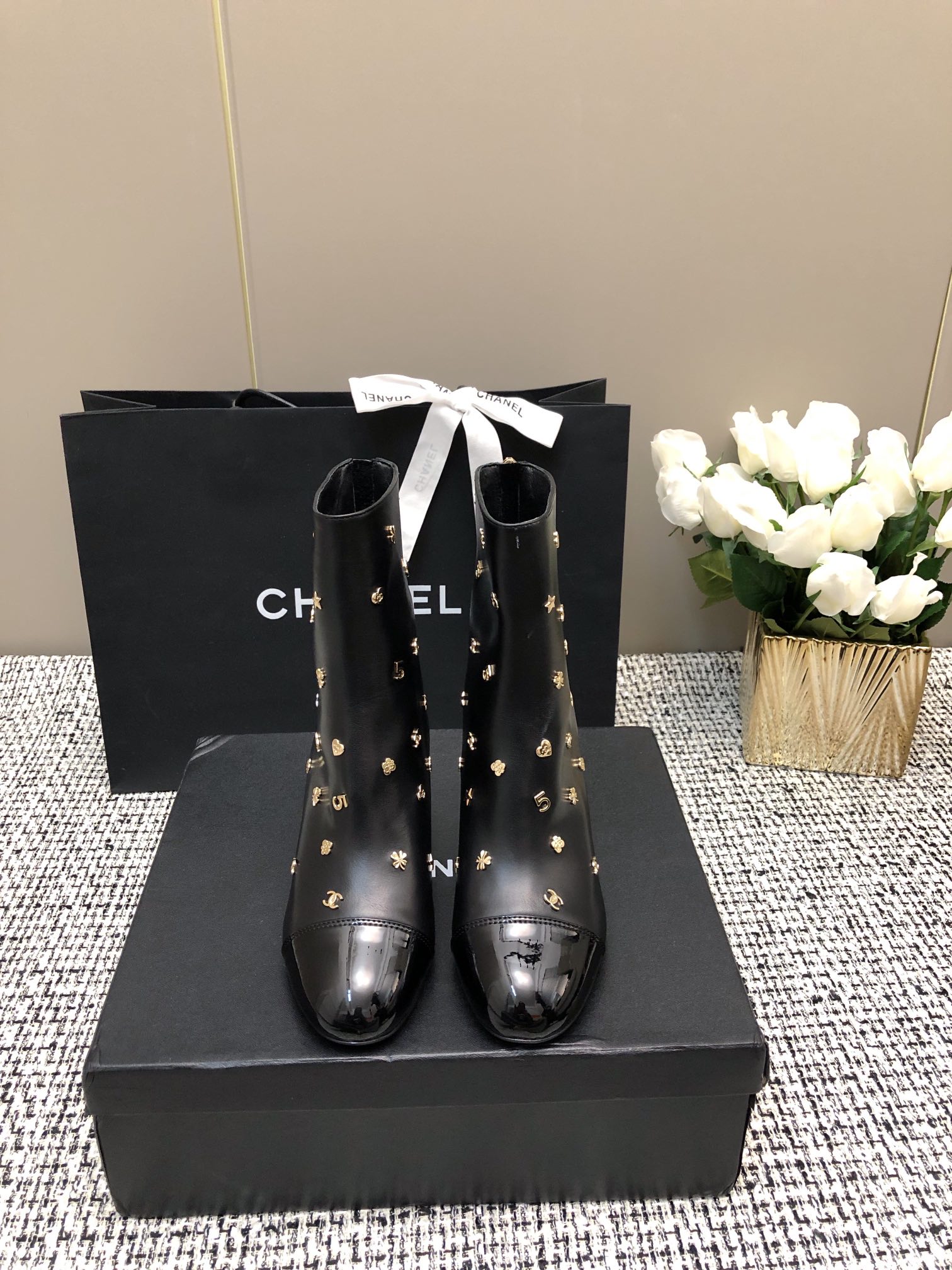 [TOP] CHANEL Sheepskin Short Boots - Black