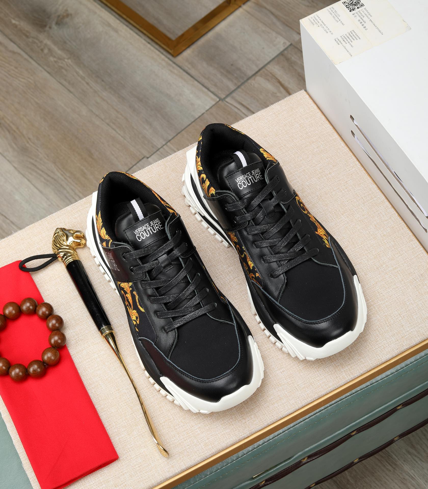 [TOP] VERSACE Men's Cowhide Shoes - 2 Colors