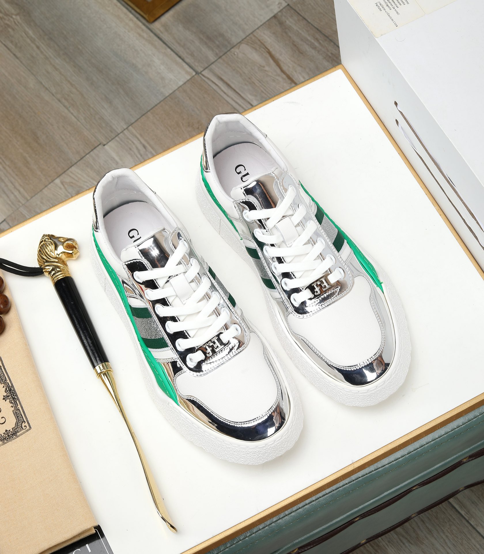 [TOP] GUCCI Men's Casual Shoes - 2 Colors