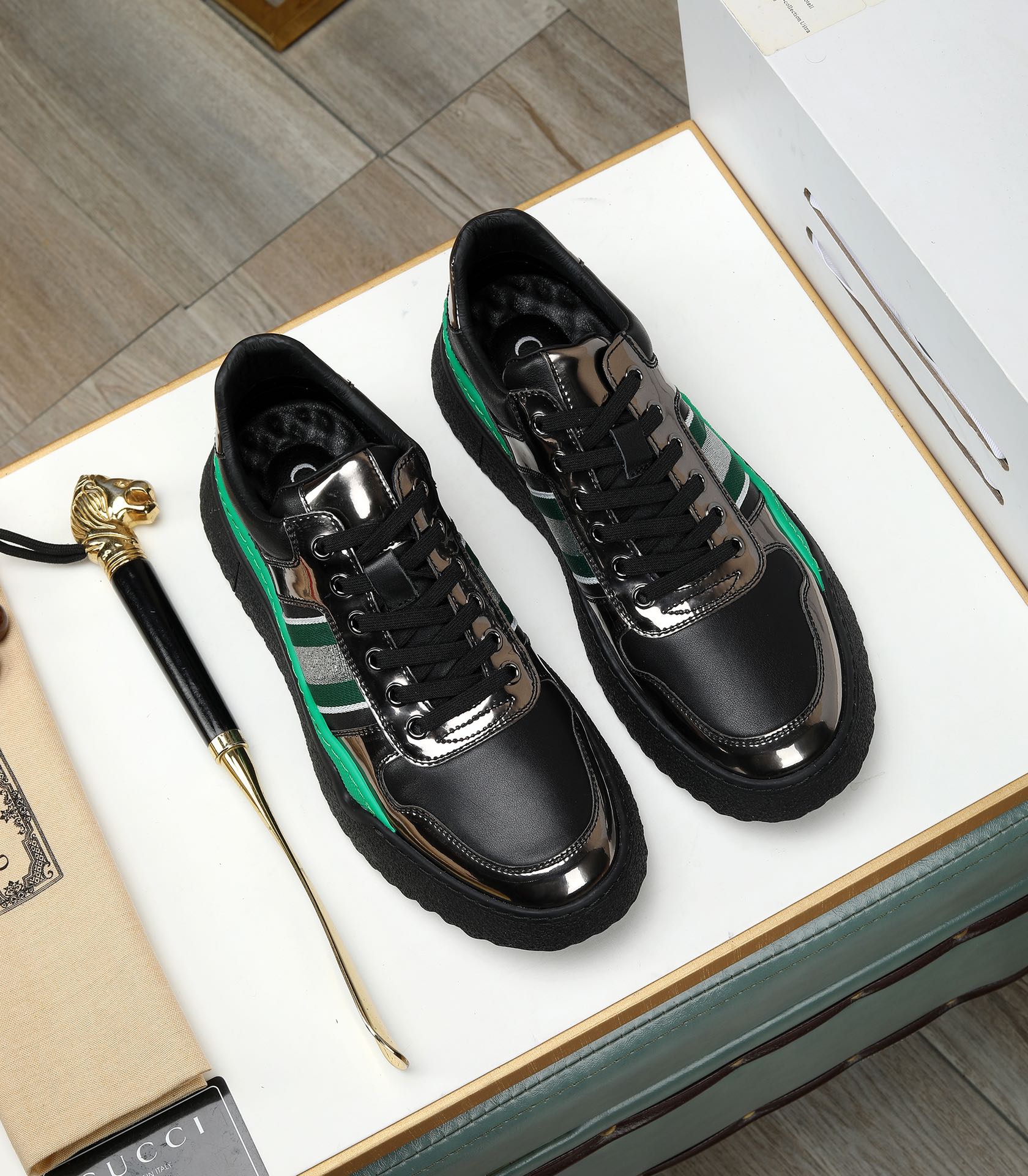 [TOP] GUCCI Men's Casual Shoes - 2 Colors