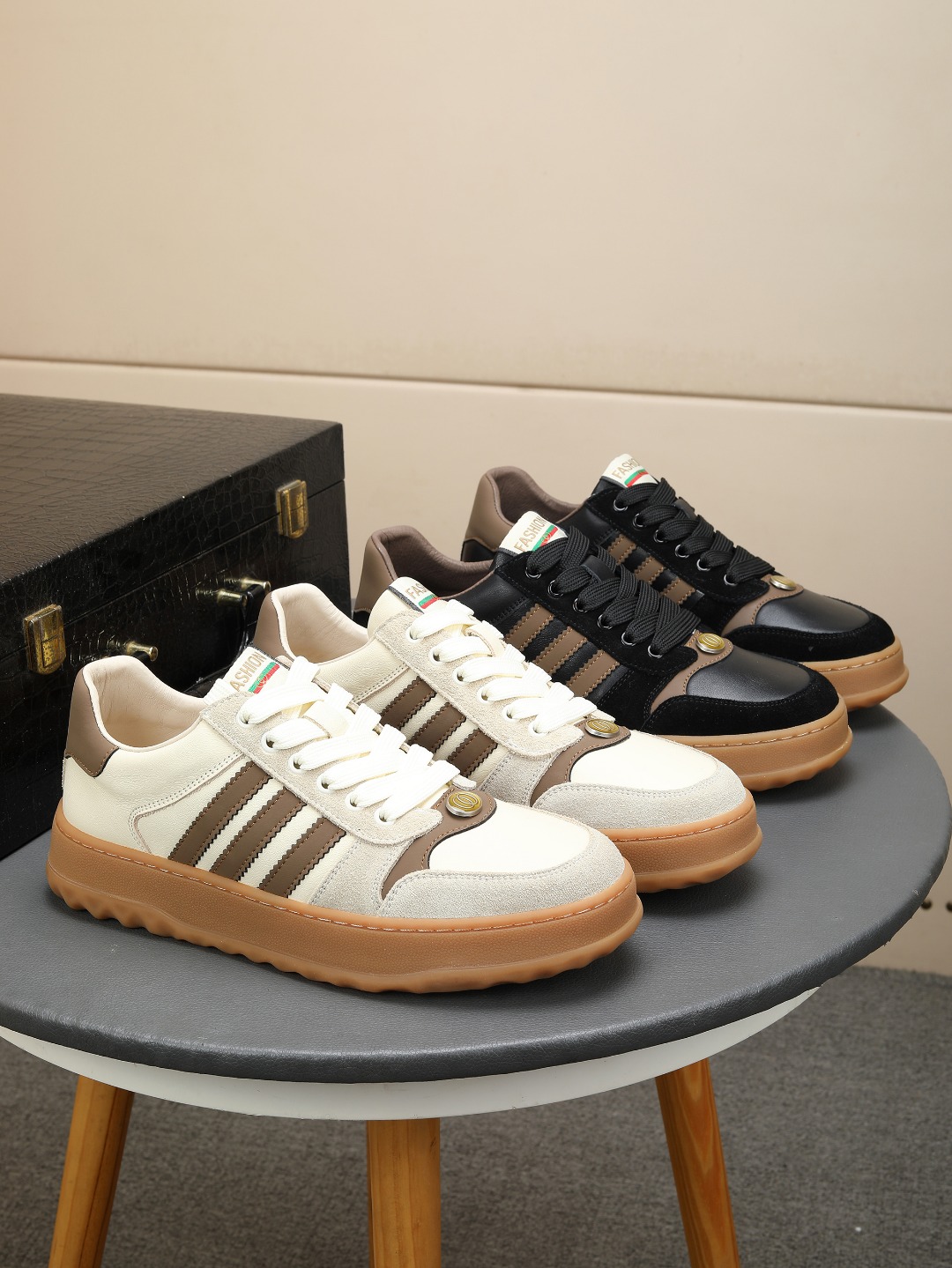 [TOP] GUCCI Men's Casual Shoes - 2 Colors