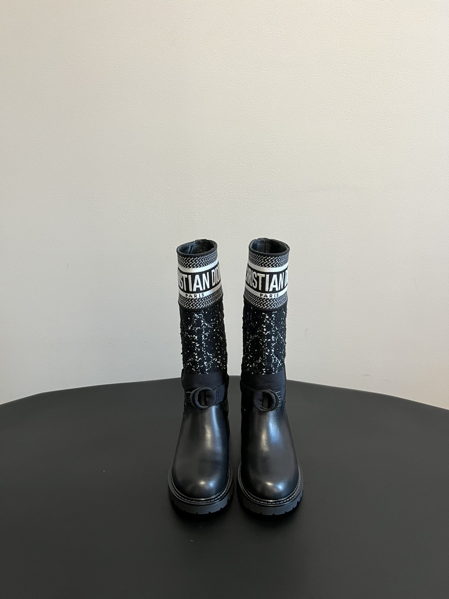 [TOP] Christian Dior 3D Three -Dimensional Embroidered Leather Boots - Black