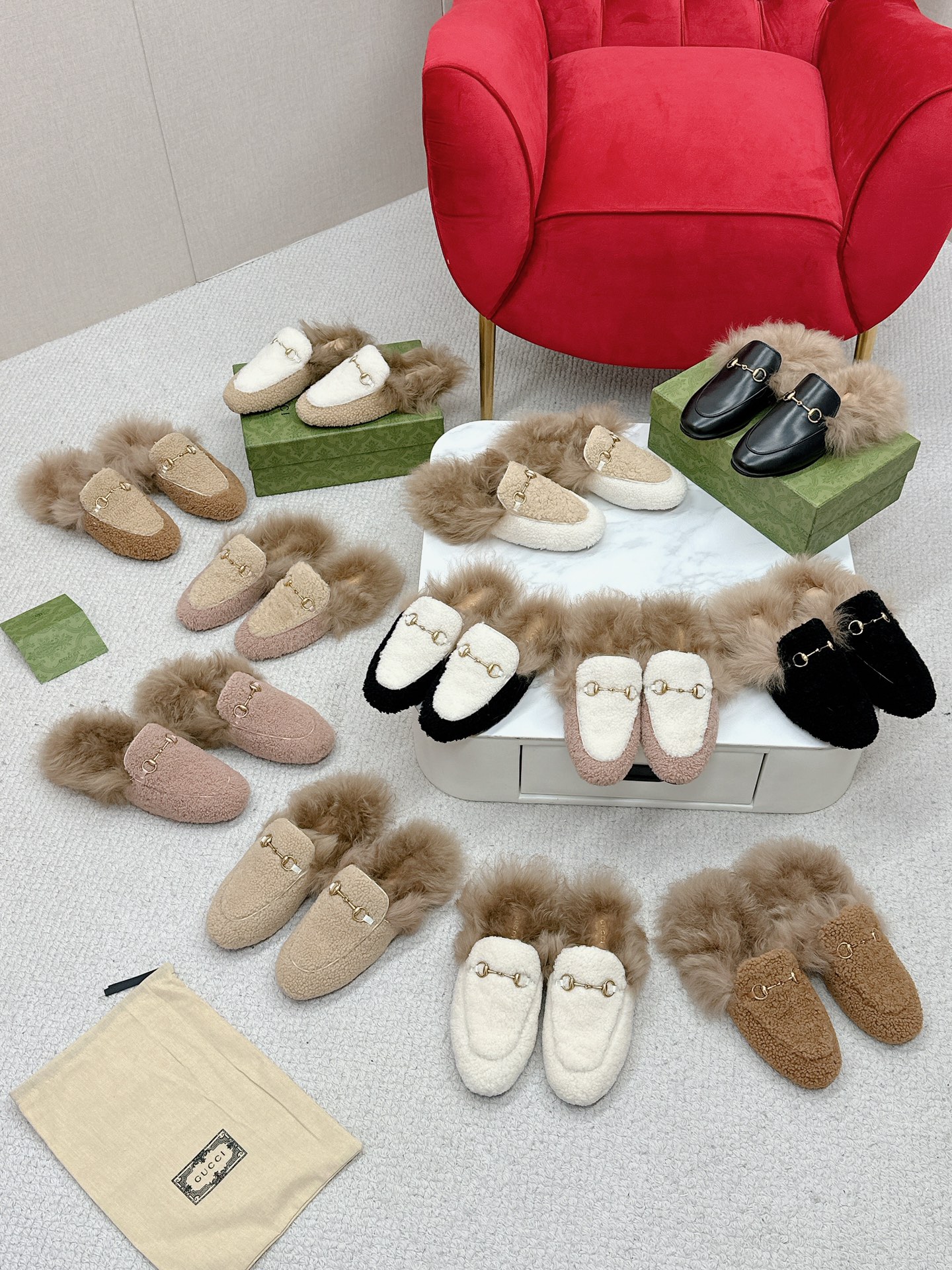 [TOP] GUCCI Lamb Hair Slippers - 12 Colors