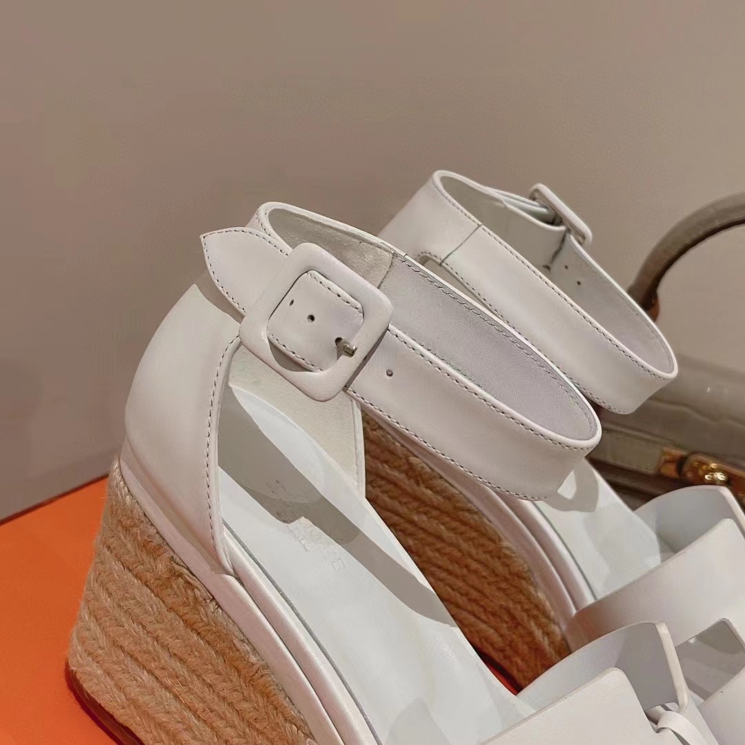 [TOP] HERMES straw Pumps - White