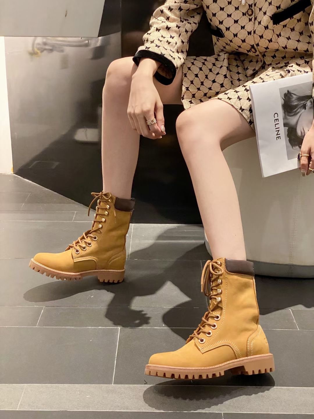 [TOP] CELINE Bumblebee Martin Boots Boots