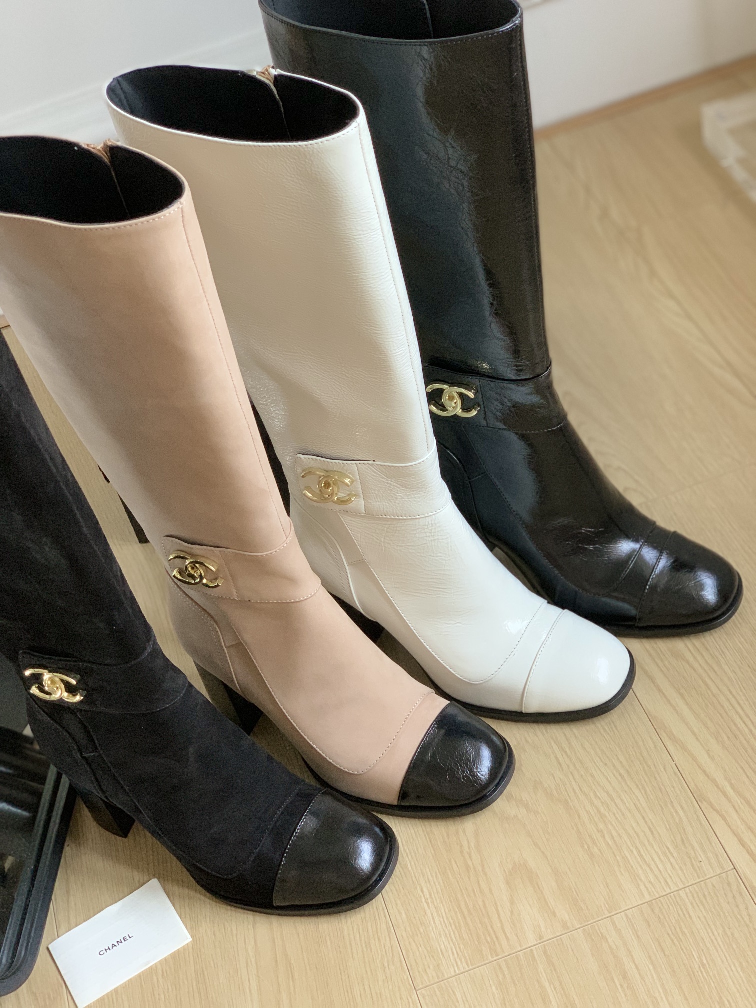 [TOP] CHANEL New Cowhide Boots - 4 Colors