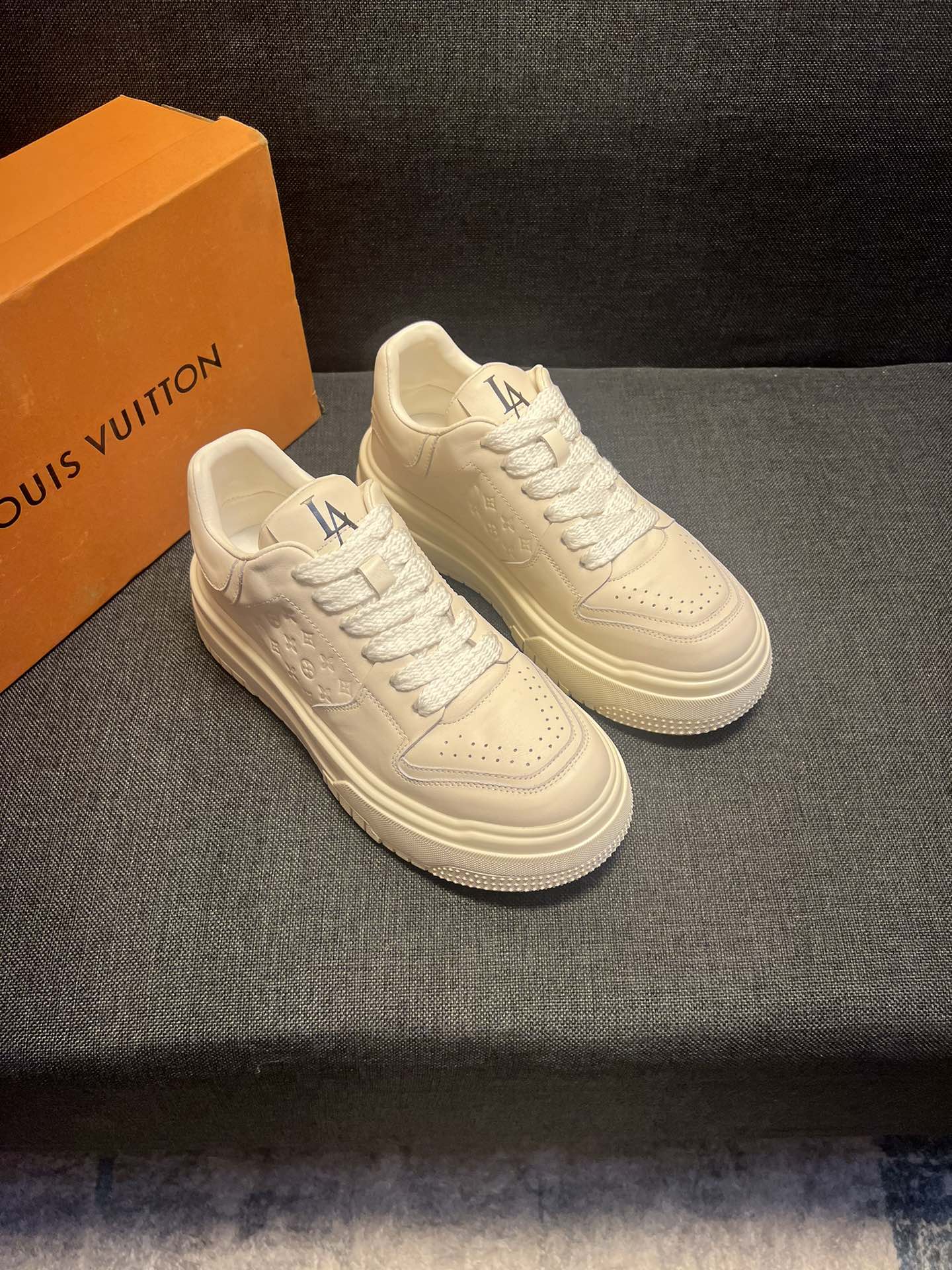 [TOP] Louis Vuitton LV Comfortable And Wear-Resistant Casual Shoes - 2 Colors