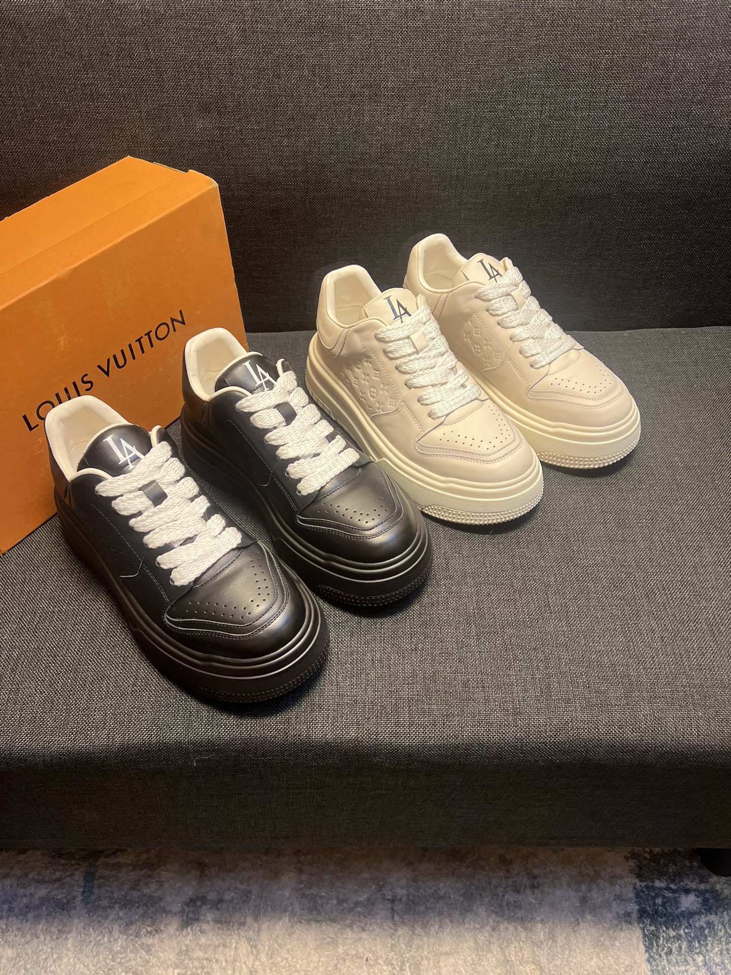 [TOP] Louis Vuitton LV Comfortable And Wear-Resistant Casual Shoes - 2 Colors
