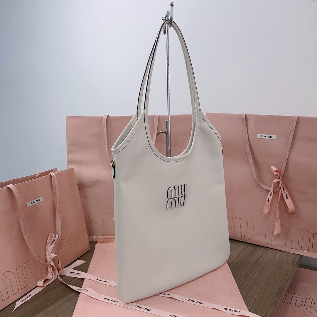 [TOP] Miu Miu Isetan Limited Edition Tote Bag Calfskin 35x40cm - 4 Color