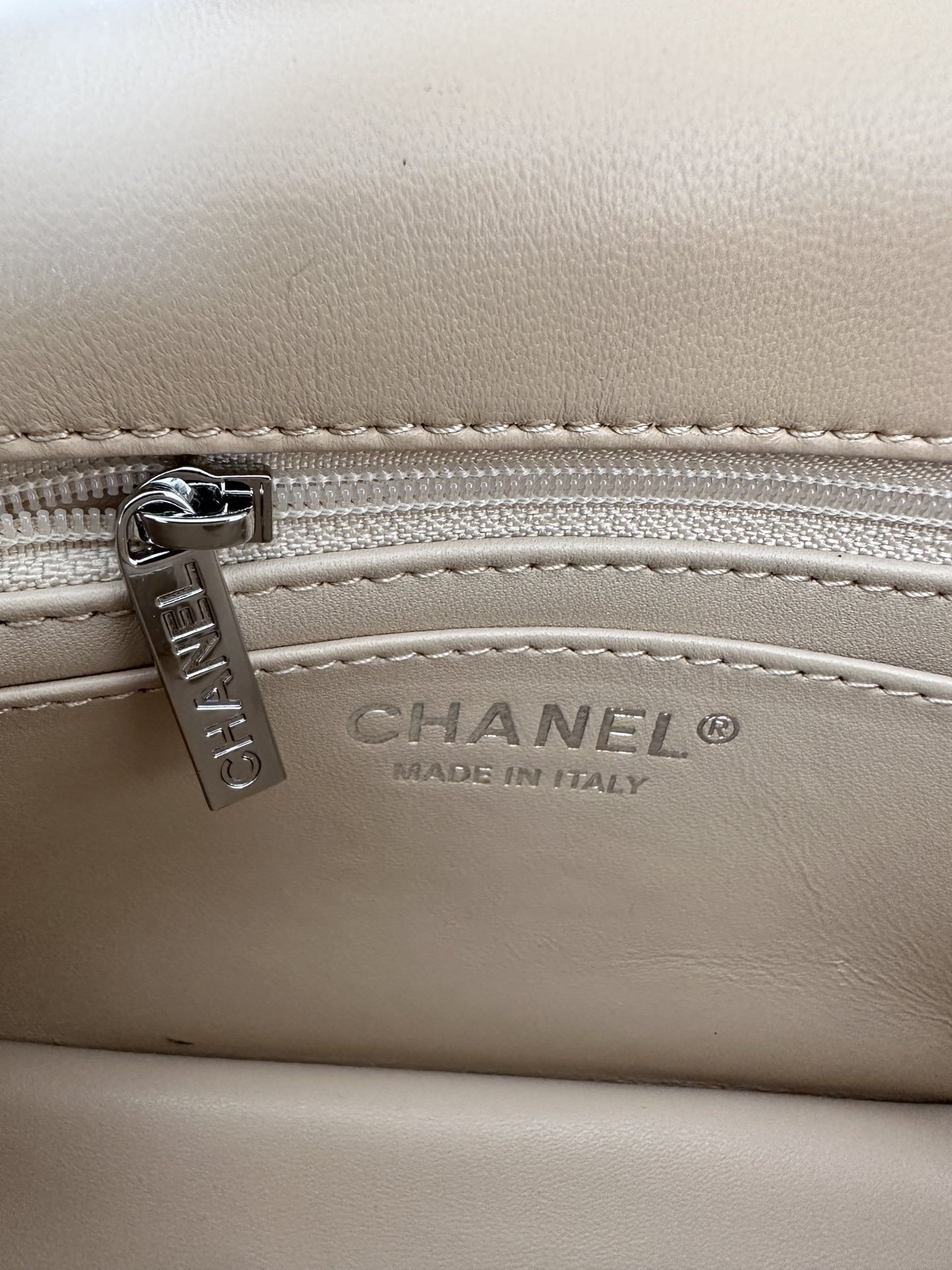 [TOP] CHANEL Classic Flap Bag Lambskin 18 CM - Apricot