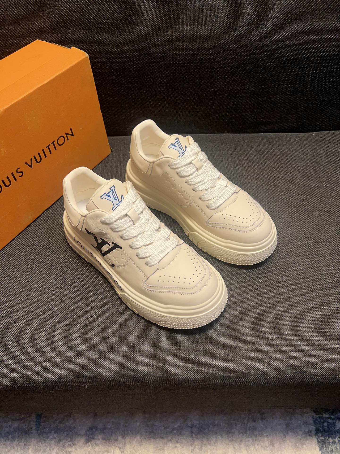 [TOP] Louis Vuitton LV Comfortable And Wear-Resistant Casual Shoes - 2 Colors