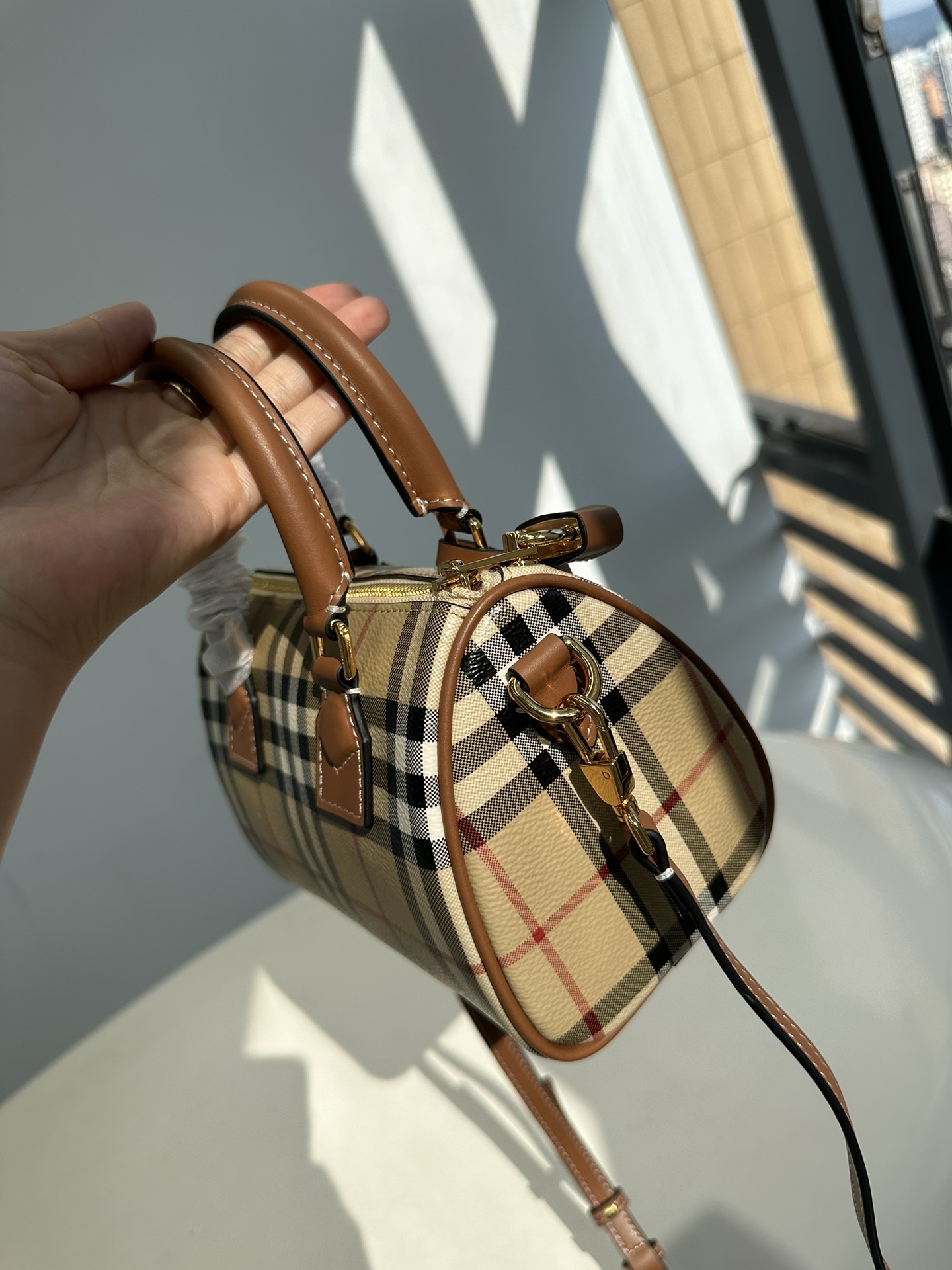 [TOP] BURBERRY Checker Pattern Patchwork B ottom Layer Calf Leather Note Bags- 17x15.5x24.5cm - Beige