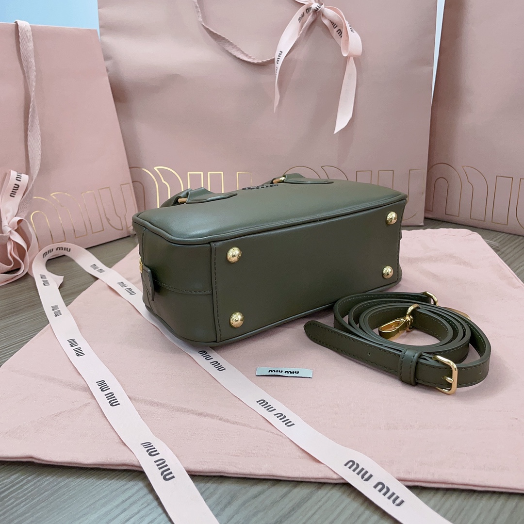 [TOP] Miu Miu Bowling Bag Calfskin 22 x 10.5 x 7.5 cm/27 x 12 x 9 cm - Army Green