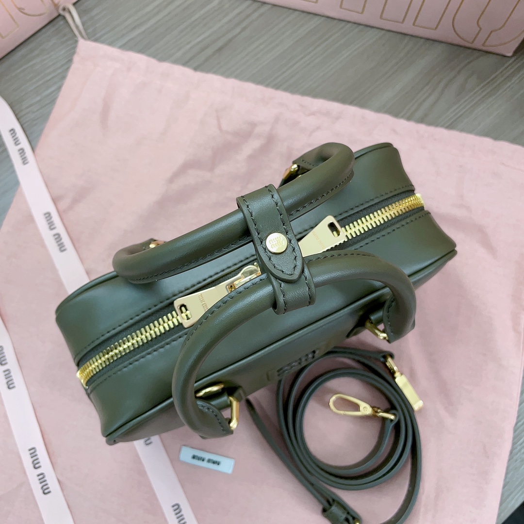 [TOP] Miu Miu Bowling Bag Calfskin 22 x 10.5 x 7.5 cm/27 x 12 x 9 cm - Army Green