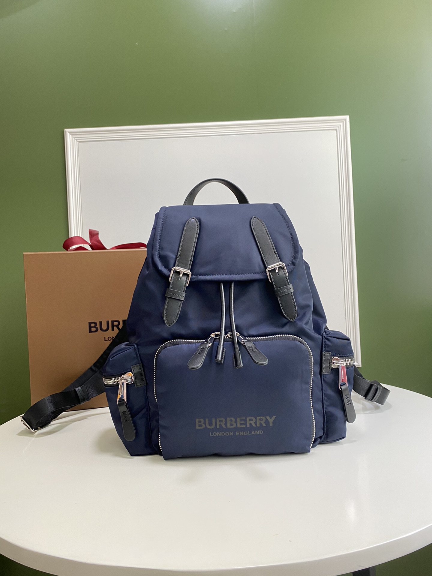 [TOP] BURBERRY Military Backpack - 22x14x33cm - 2 Colors
