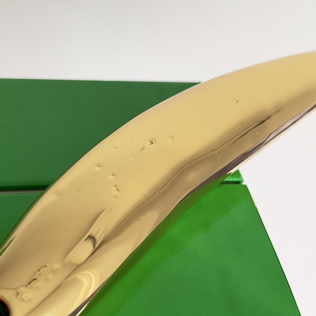 [TOP] Bottega Veneta BV Sardine Bag 36x3x24cm with Muse Brass Handle - Purple