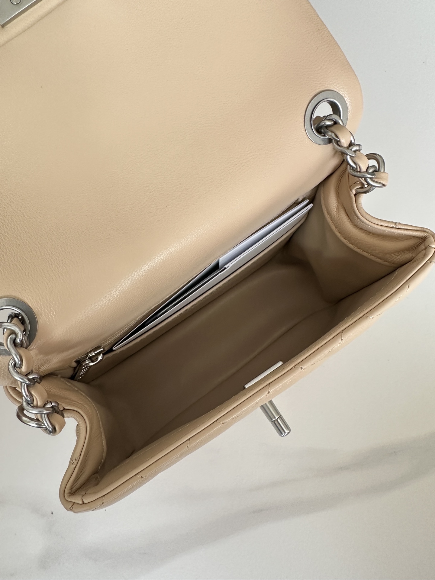 [TOP] CHANEL Classic Flap Bag Lambskin 18 CM - Apricot