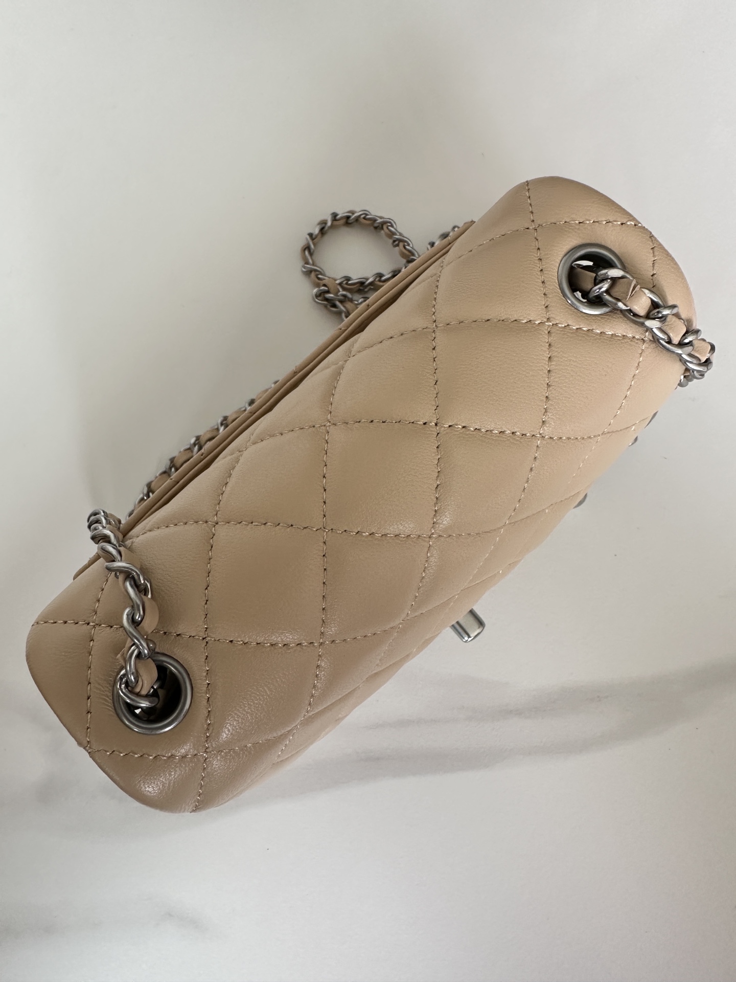 [TOP] CHANEL Classic Flap Bag Lambskin 18 CM - Apricot