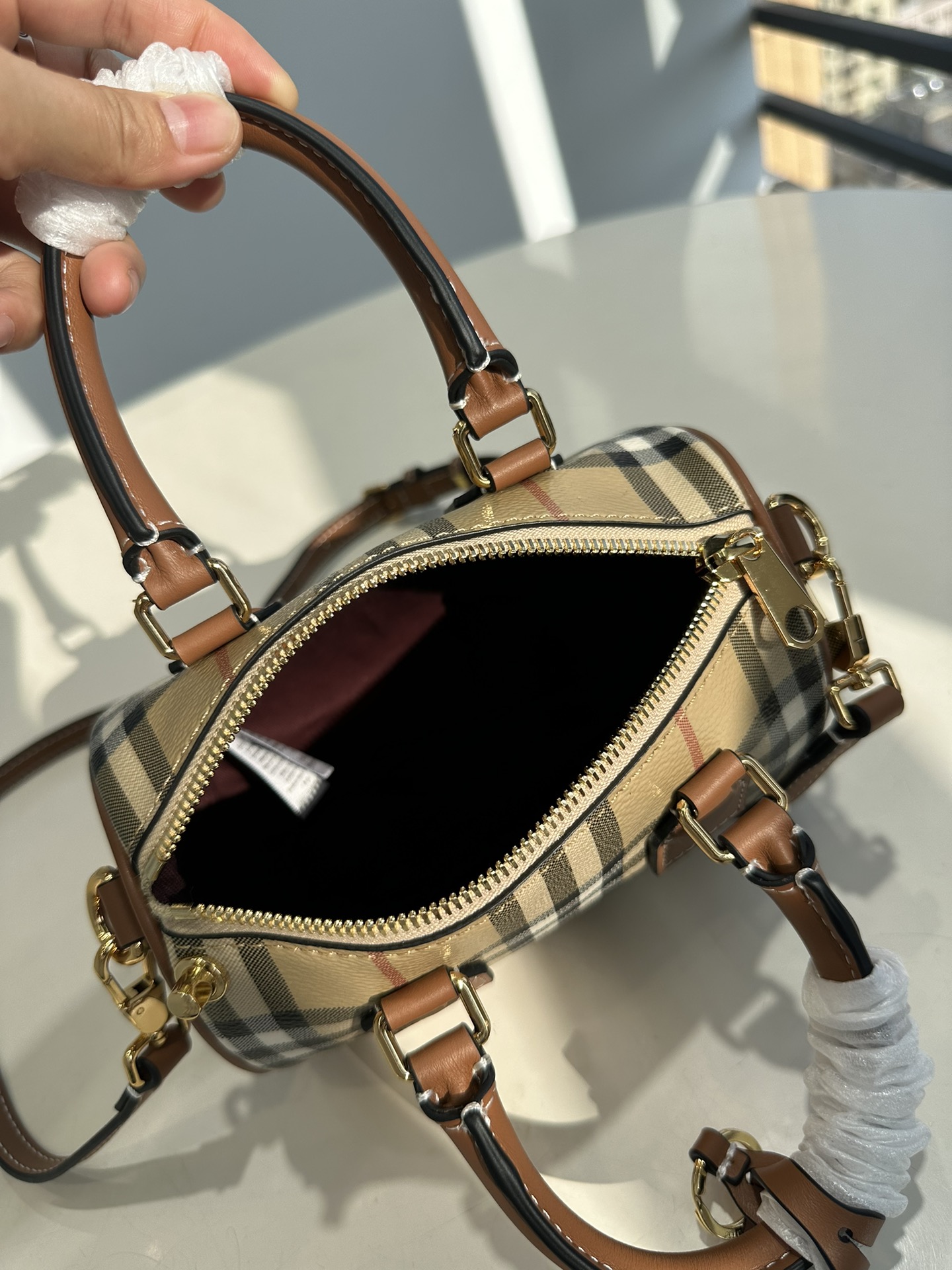 [TOP] BURBERRY Checker Pattern Patchwork B ottom Layer Calf Leather Note Bags- 17x15.5x24.5cm - Beige