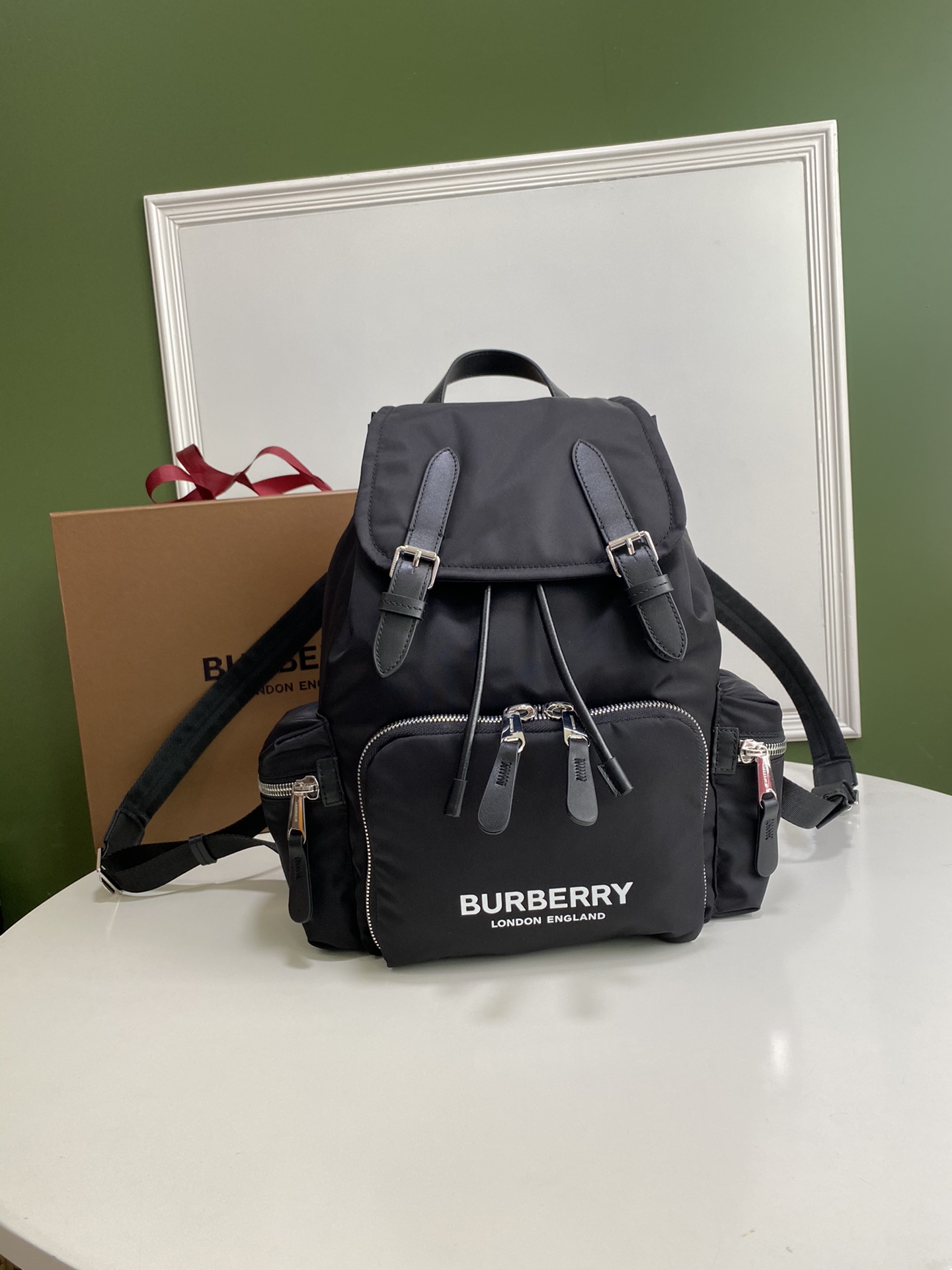 [TOP] BURBERRY Military Backpack - 22x14x33cm - 2 Colors