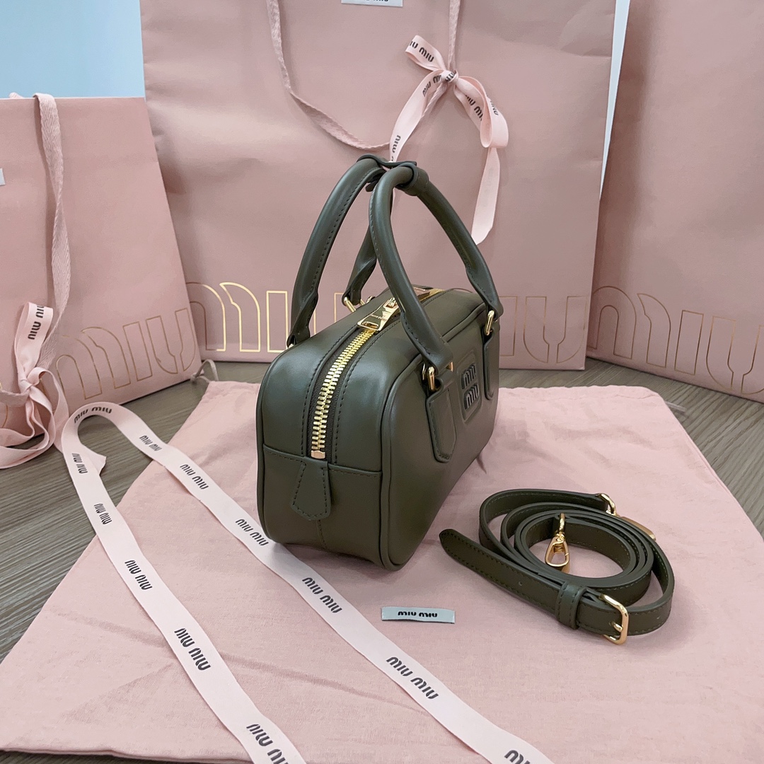 [TOP] Miu Miu Bowling Bag Calfskin 22 x 10.5 x 7.5 cm/27 x 12 x 9 cm - Army Green