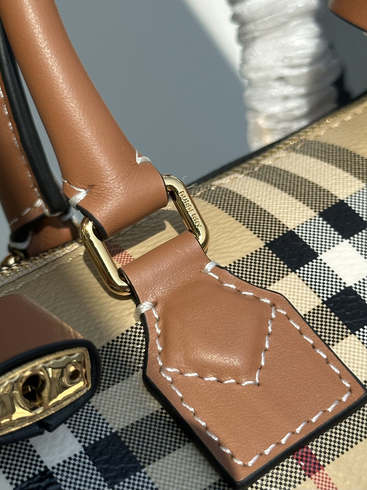 [TOP] BURBERRY Checker Pattern Patchwork B ottom Layer Calf Leather Note Bags- 17x15.5x24.5cm - Beige
