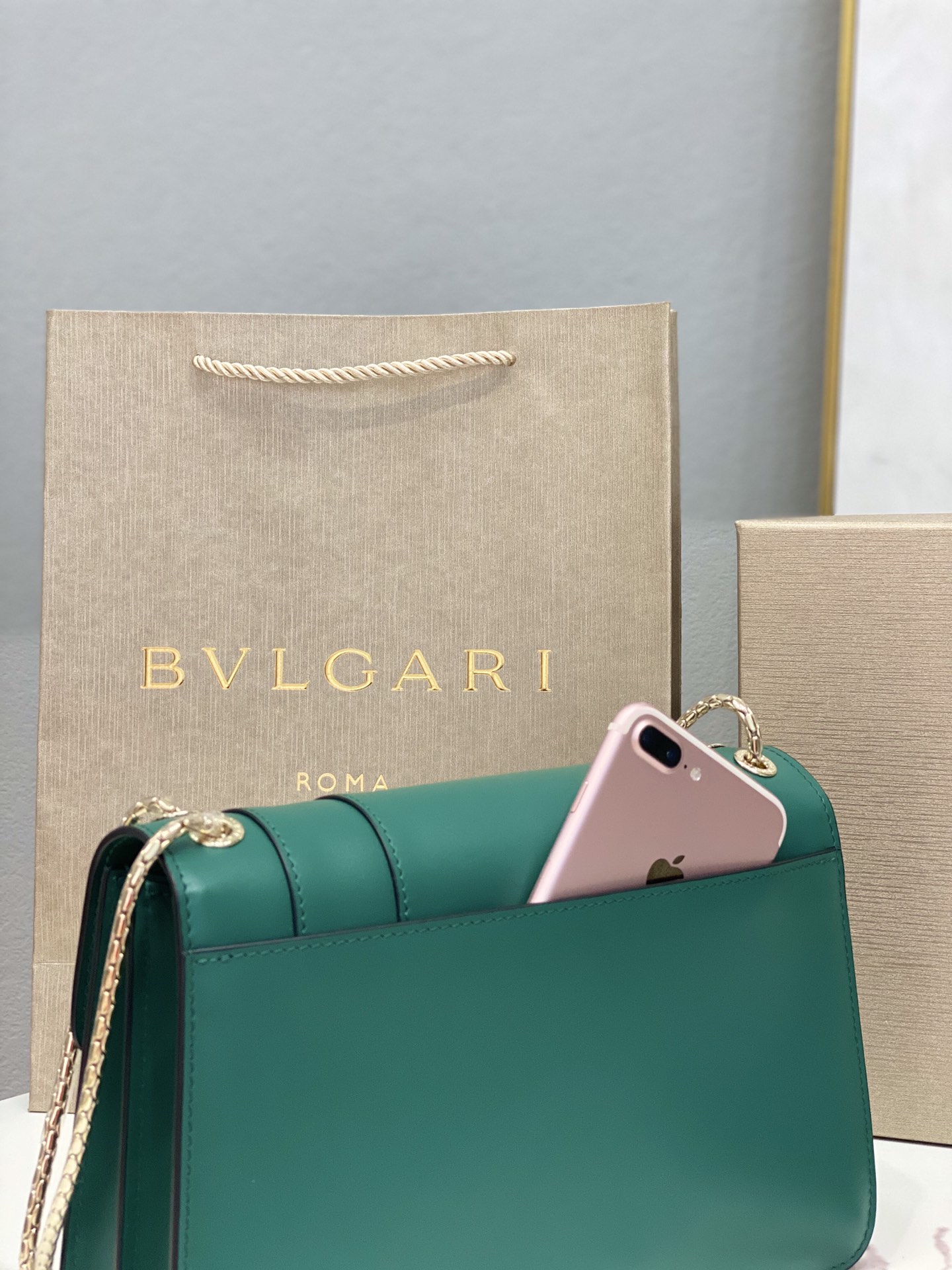 [TOP] BVLGARI Serpenti Forever Maxi Chain Bag Lambskin with Classic Snakehead Buckle 25x16x7cm - Emerald-green