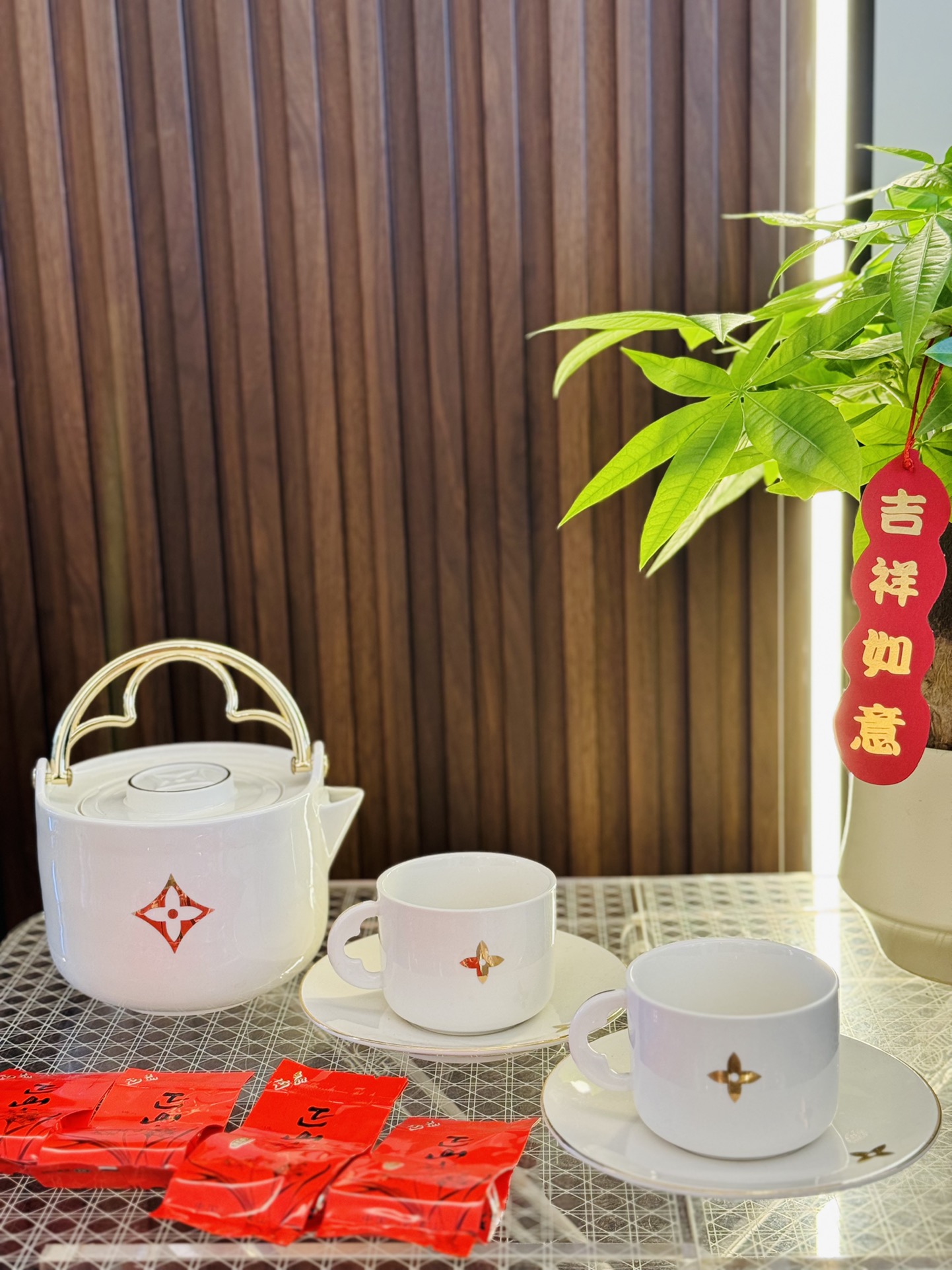 [TOP] Louis Vuitton LV Tea Set Gift Box