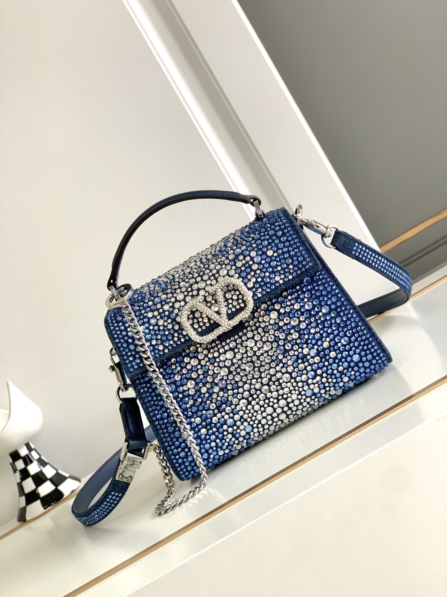 [TOP] VALENTINO Garavani Vsling Bag Denim Decorated with Crystals Mini 19x13x9cm - Blue Jeans