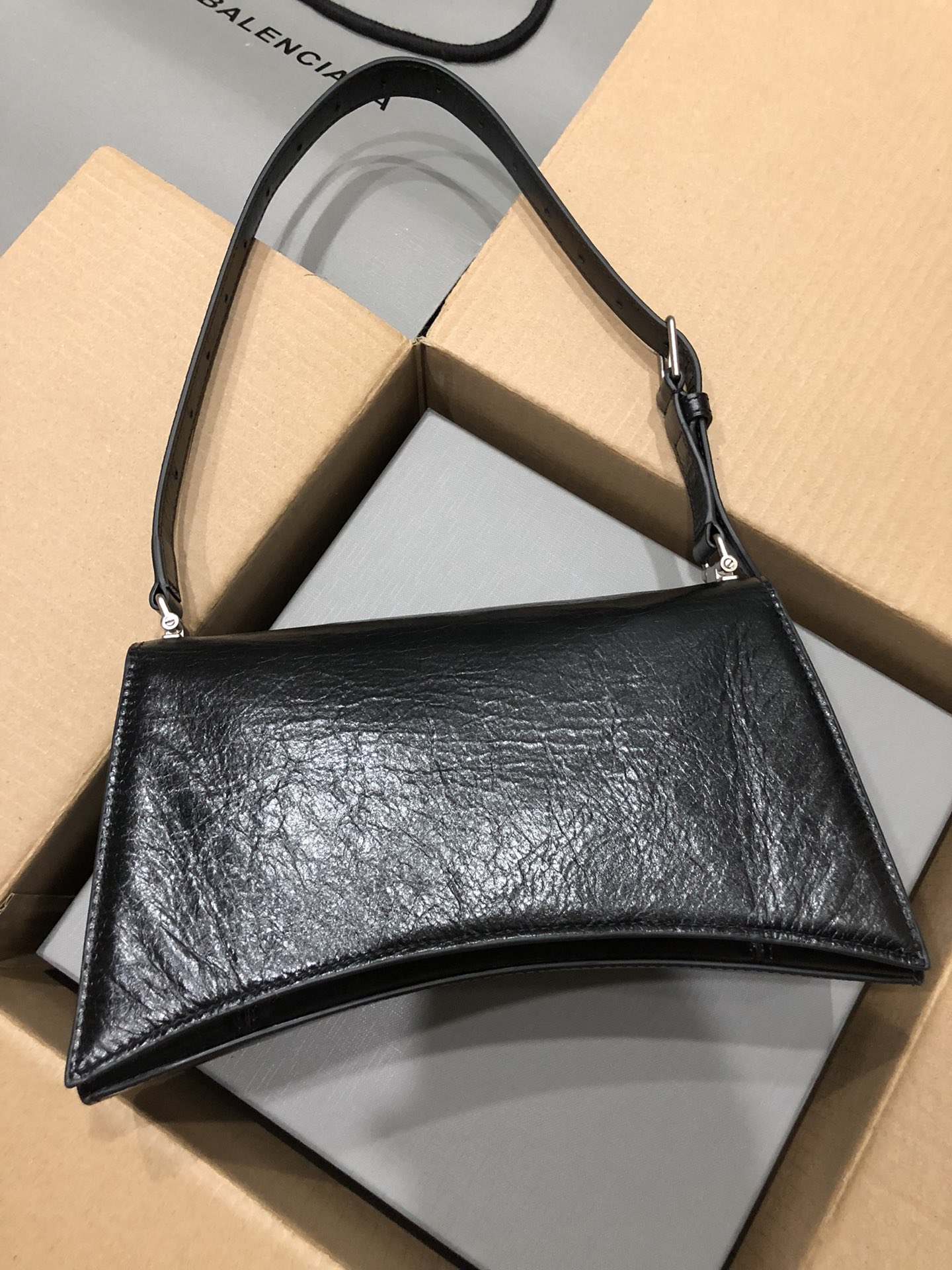 [TOP] BALENCIAGA Crush Bag Calfskin 25x 15x 9.5cm/31x  20x 12cm - Black