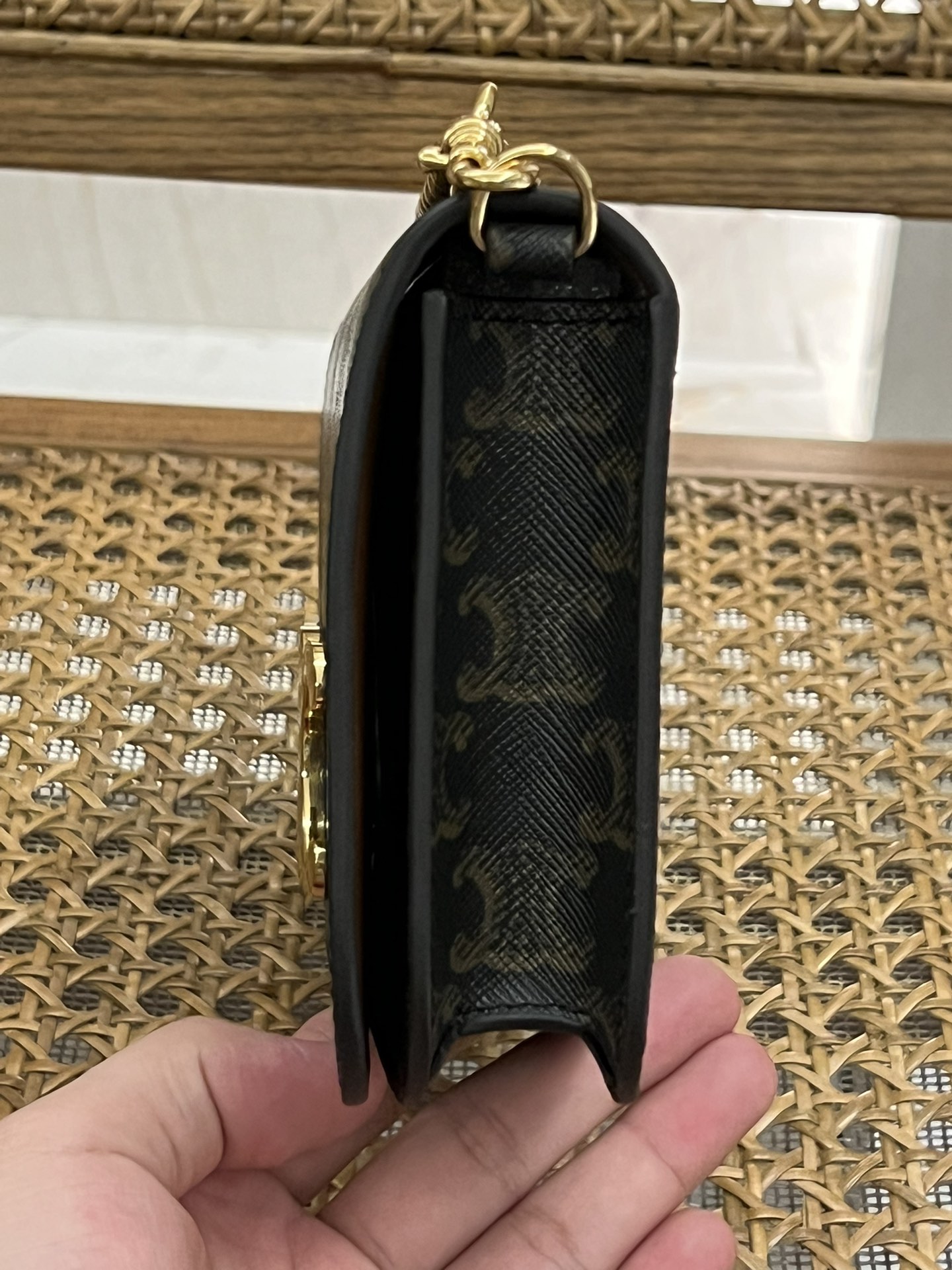 [TOP] CELINE Triomphe Chain Shoulder Bag Cowhide with Logo-printed 20.5x11x4cm