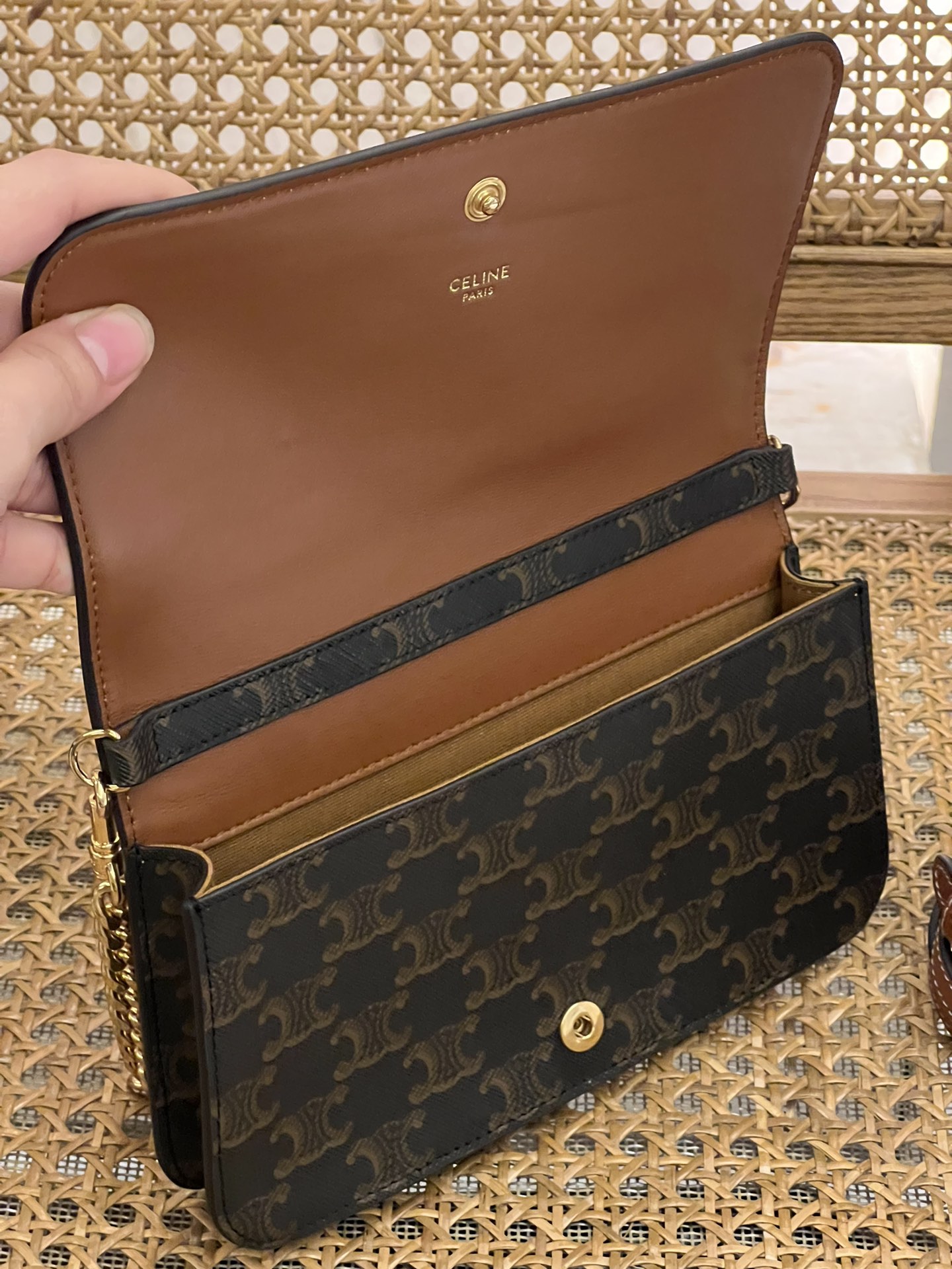 [TOP] CELINE Triomphe Chain Shoulder Bag Cowhide with Logo-printed 20.5x11x4cm