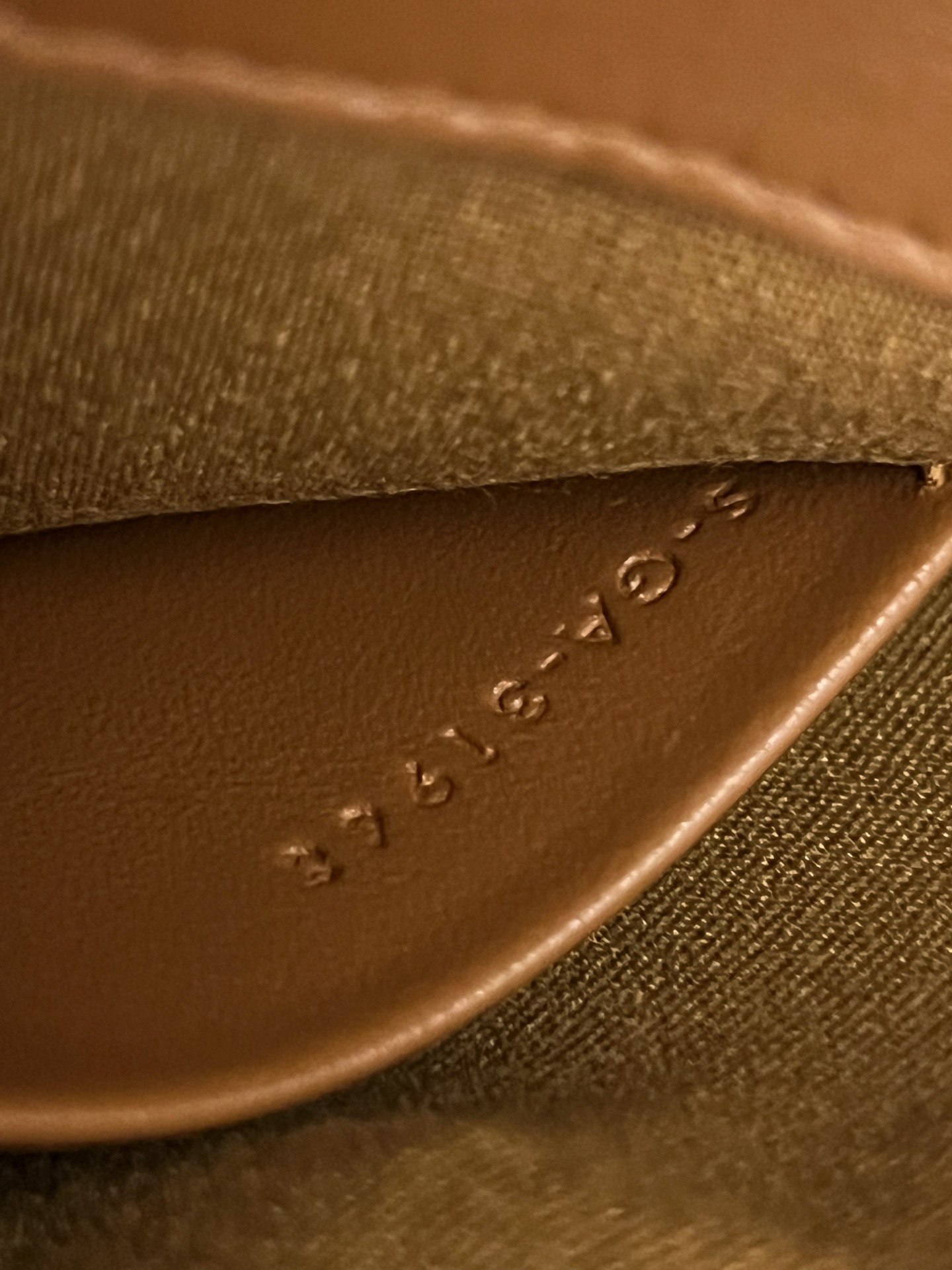 [TOP] CELINE Triomphe Chain Shoulder Bag Cowhide with Logo-printed 20.5x11x4cm